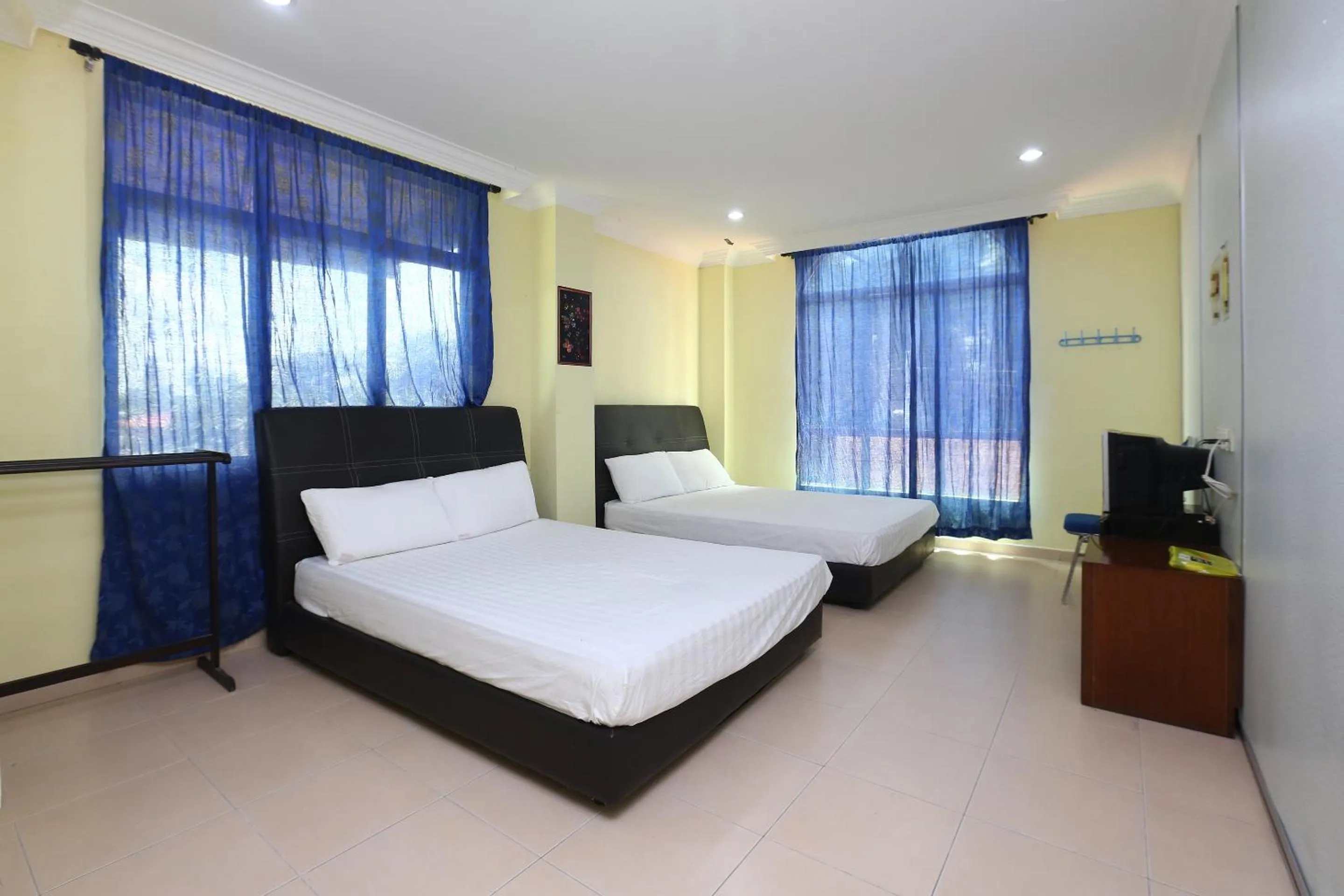 SPOT ON 89857 Azra Inn (rumah Tumpangan)