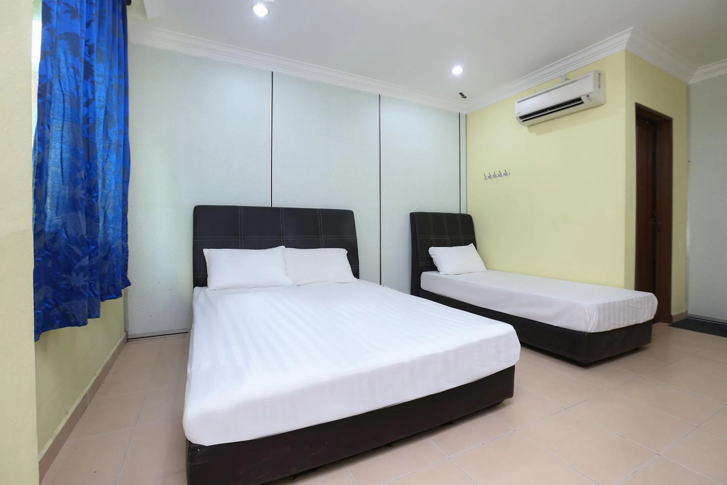 SPOT ON 89857 Azra Inn (rumah Tumpangan)