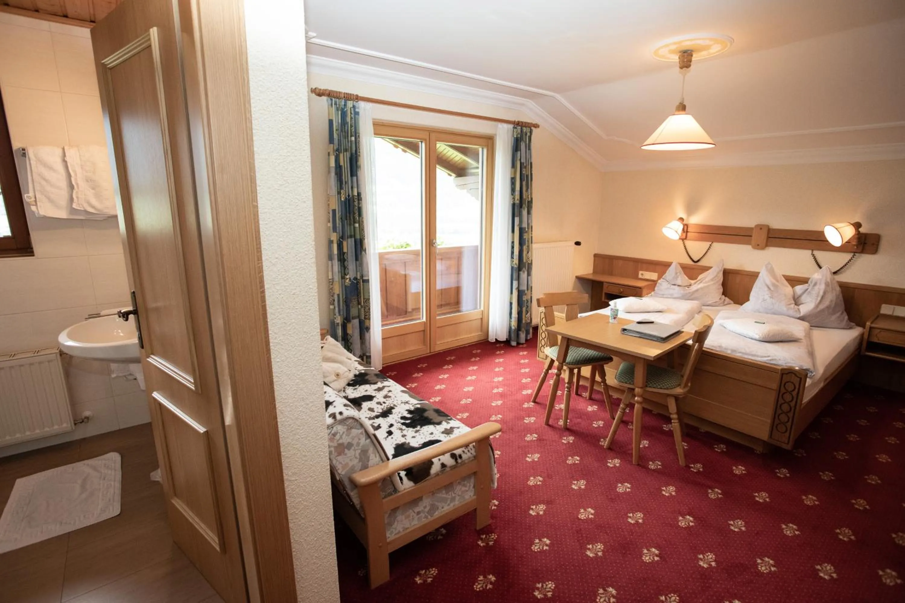 Photo of the whole room, Bed in Rosspointnerhof