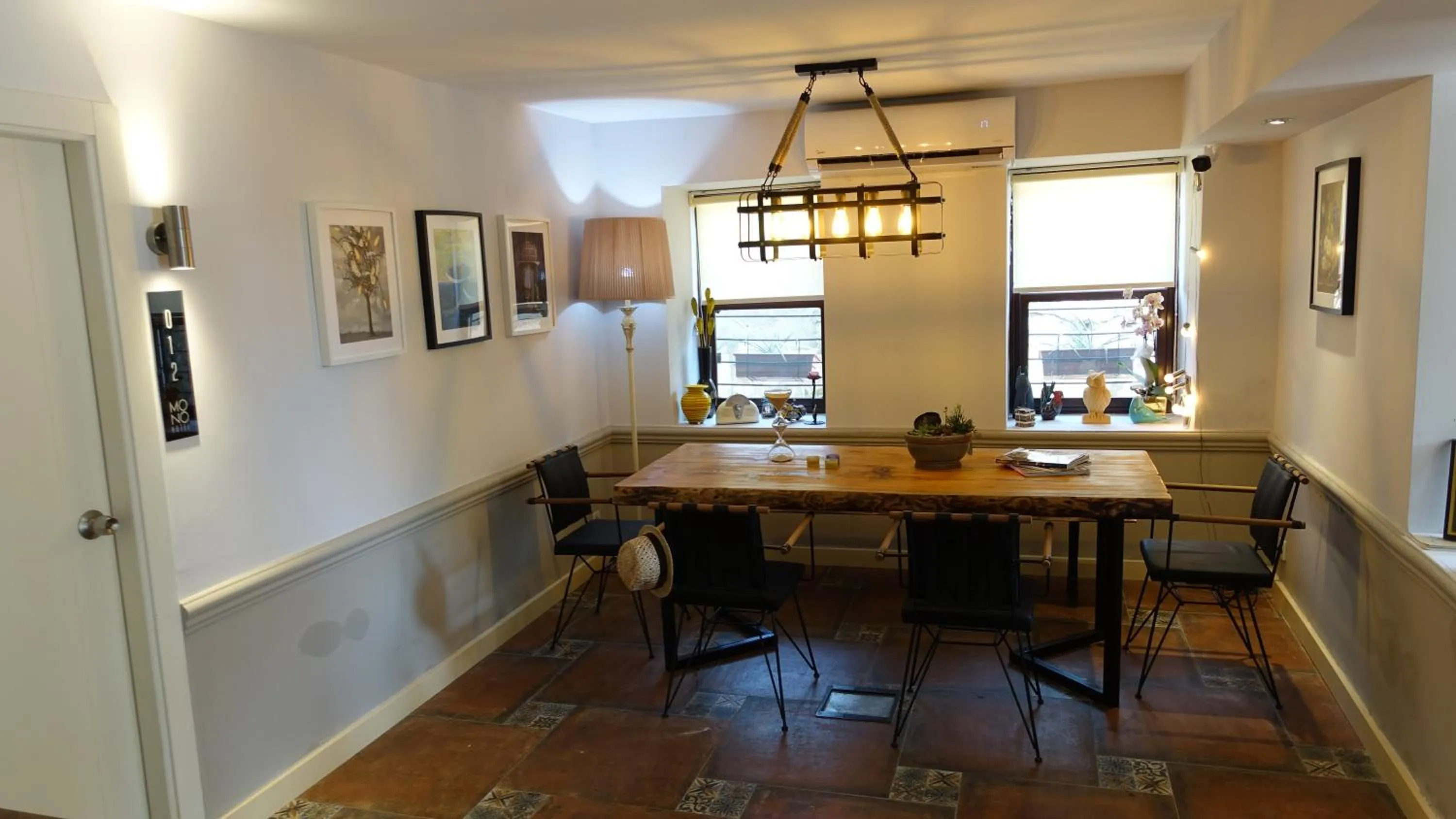 Lobby or reception in Mono Hotel