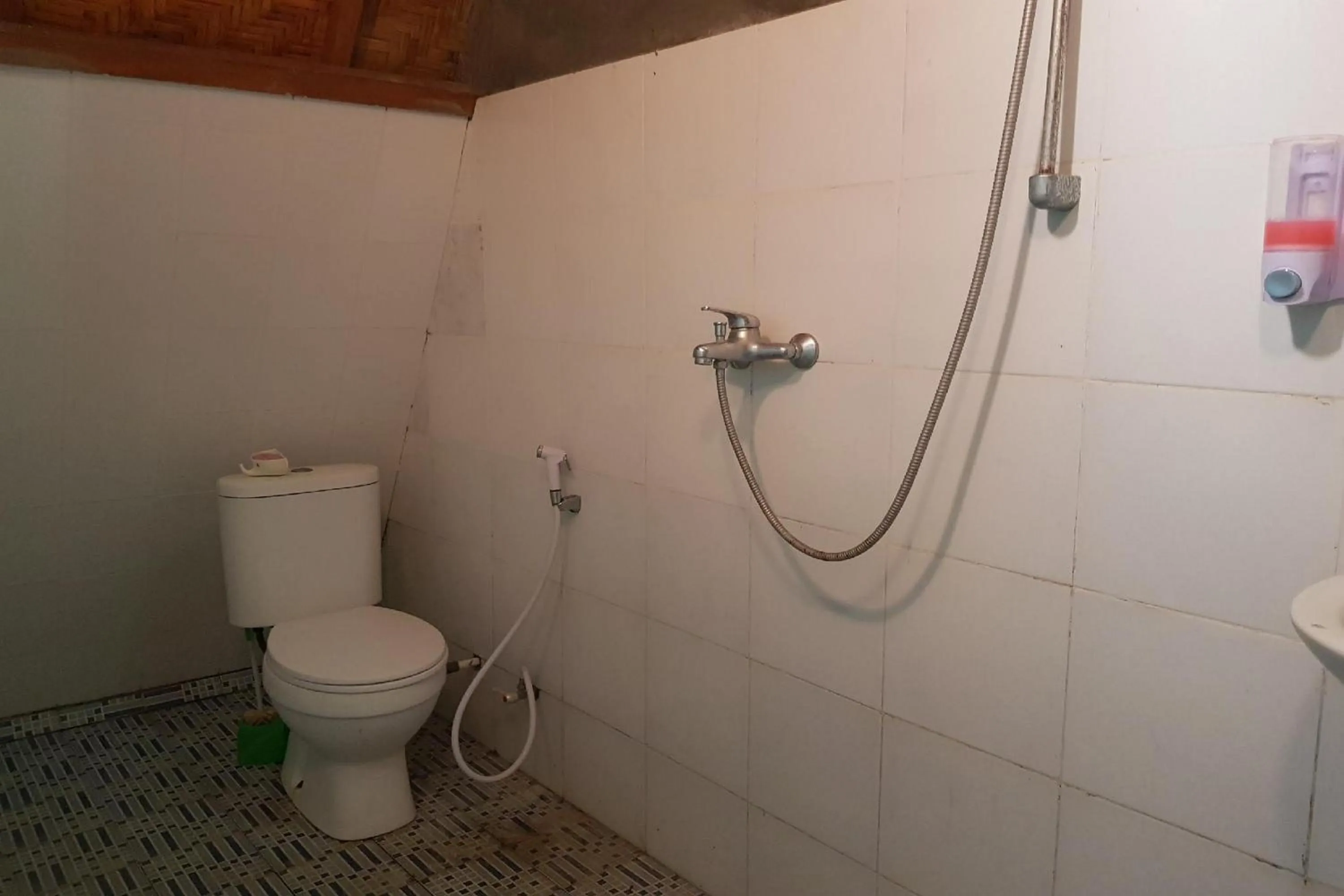 Bathroom in Villa Alam Flores Komodo Labuan Bajo Mitra RedDoorz