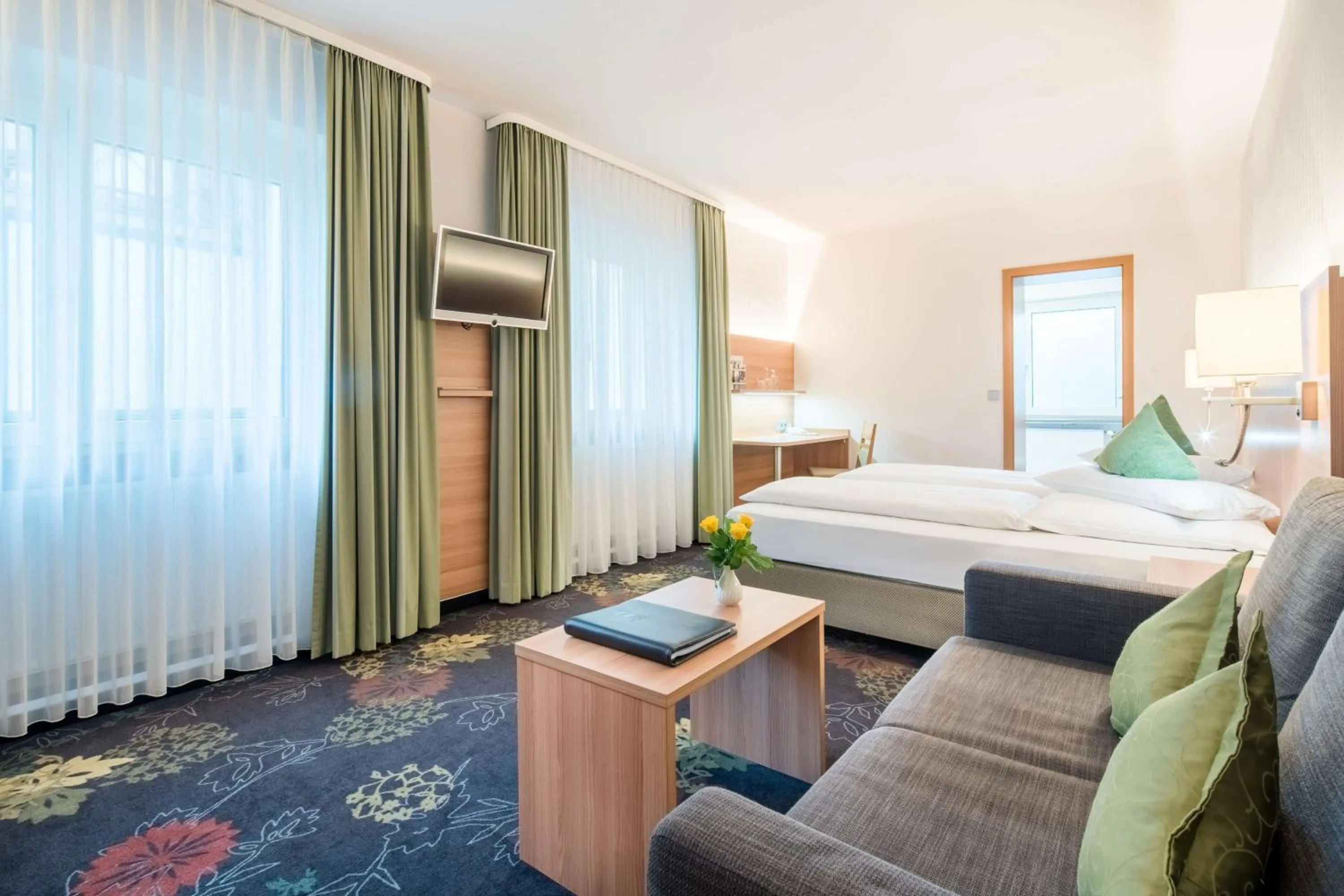 Bedroom, Bed in Best Western Blankenburg Hotel