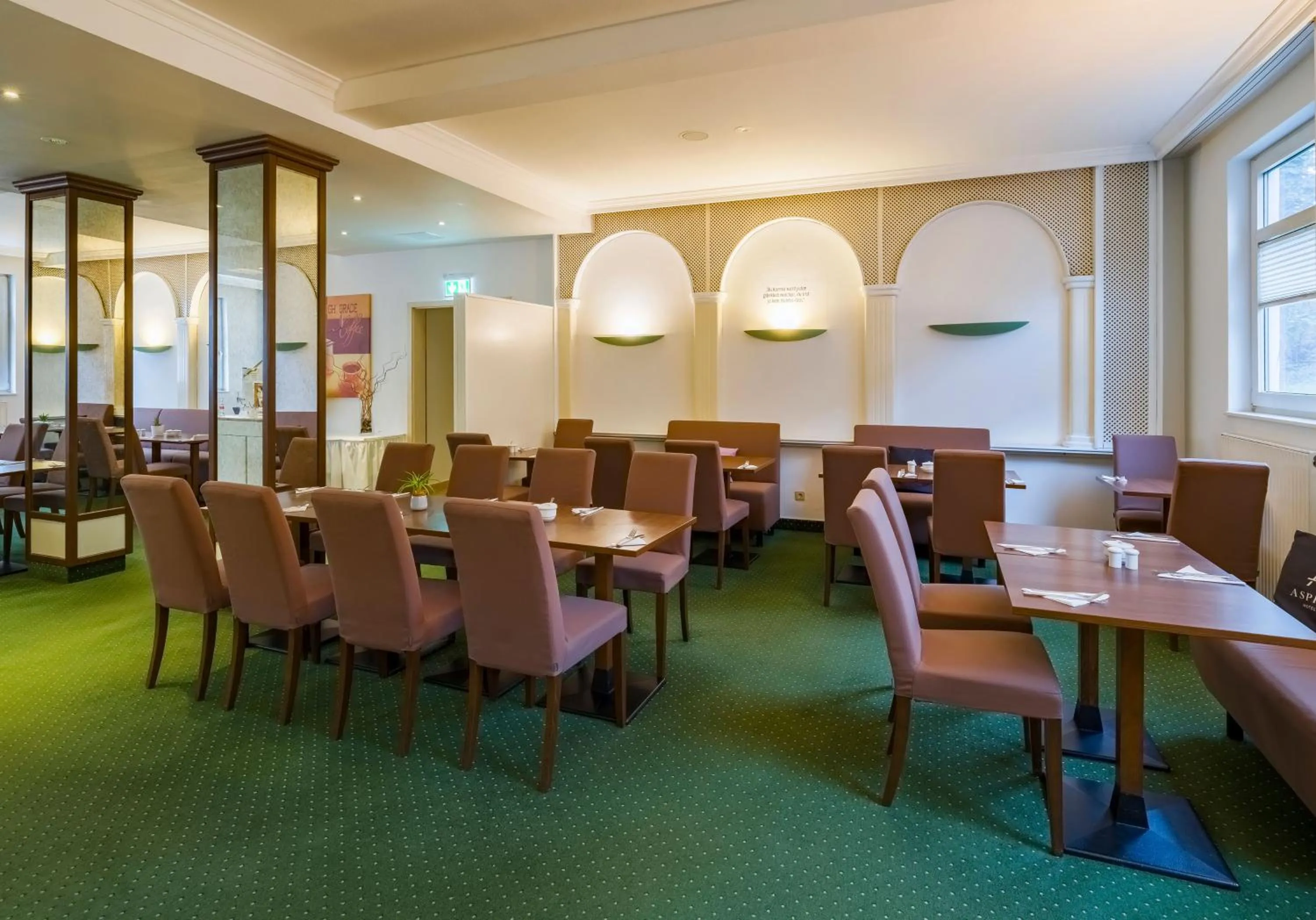 Restaurant/places to eat in Aspire Frankfurt Airport, Trademark Collection by Wyndham