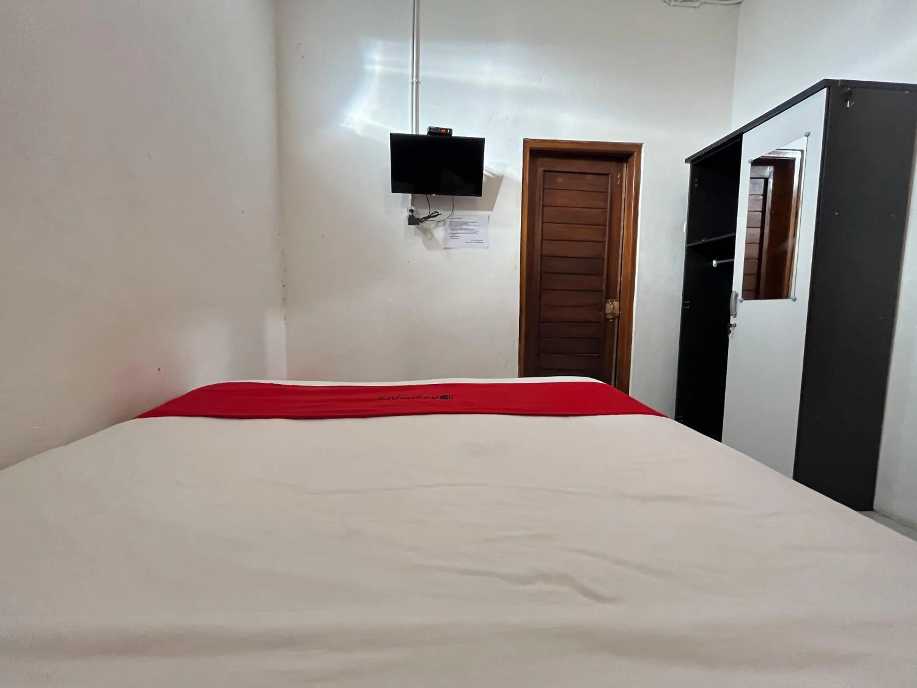 Bed in RedDoorz Syariah at Falisha UMY