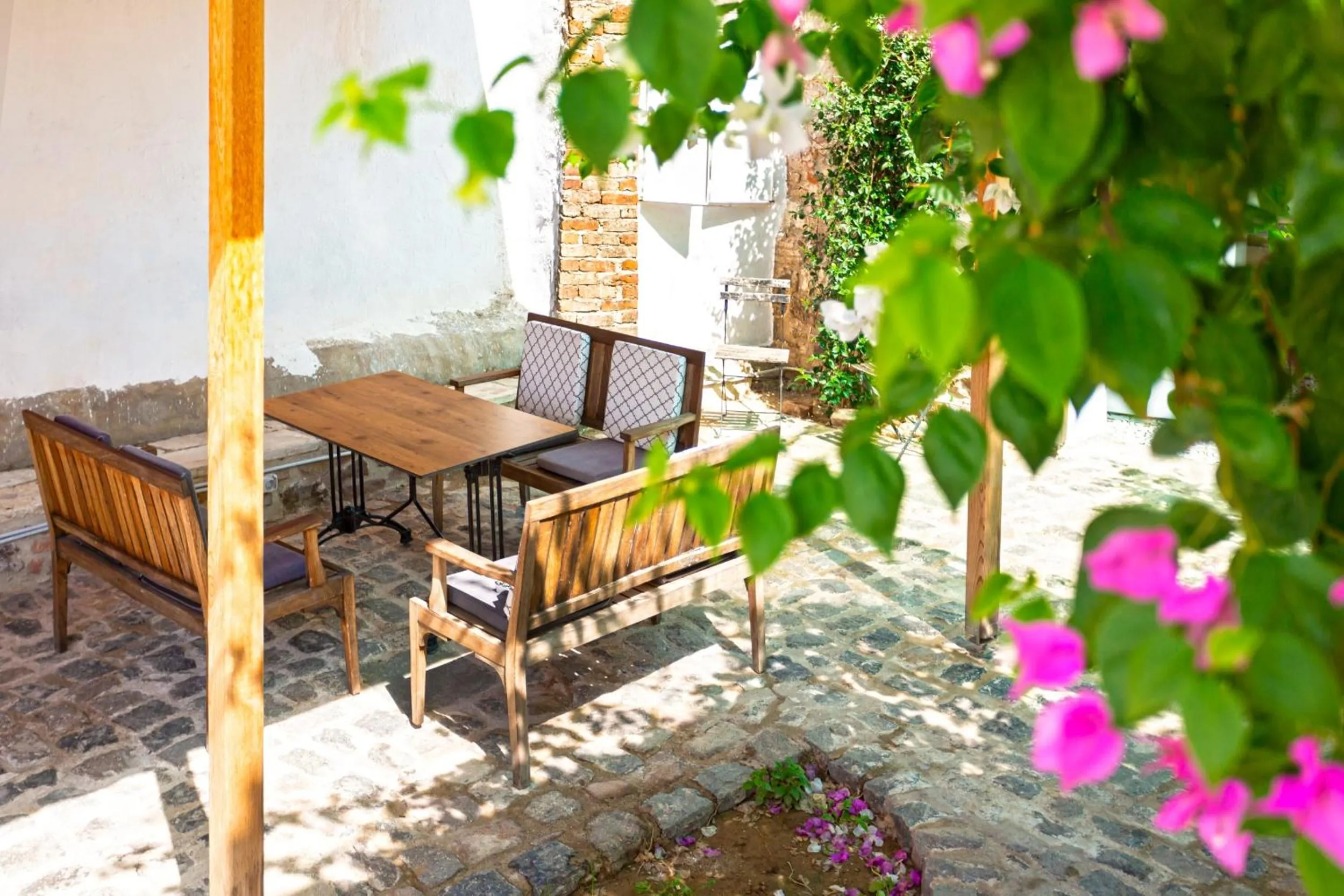 Garden in Iconic Stone Houses