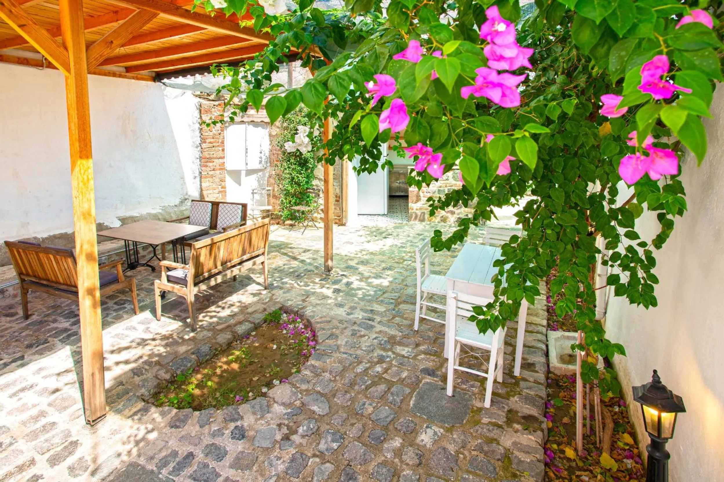Garden in Iconic Stone Houses