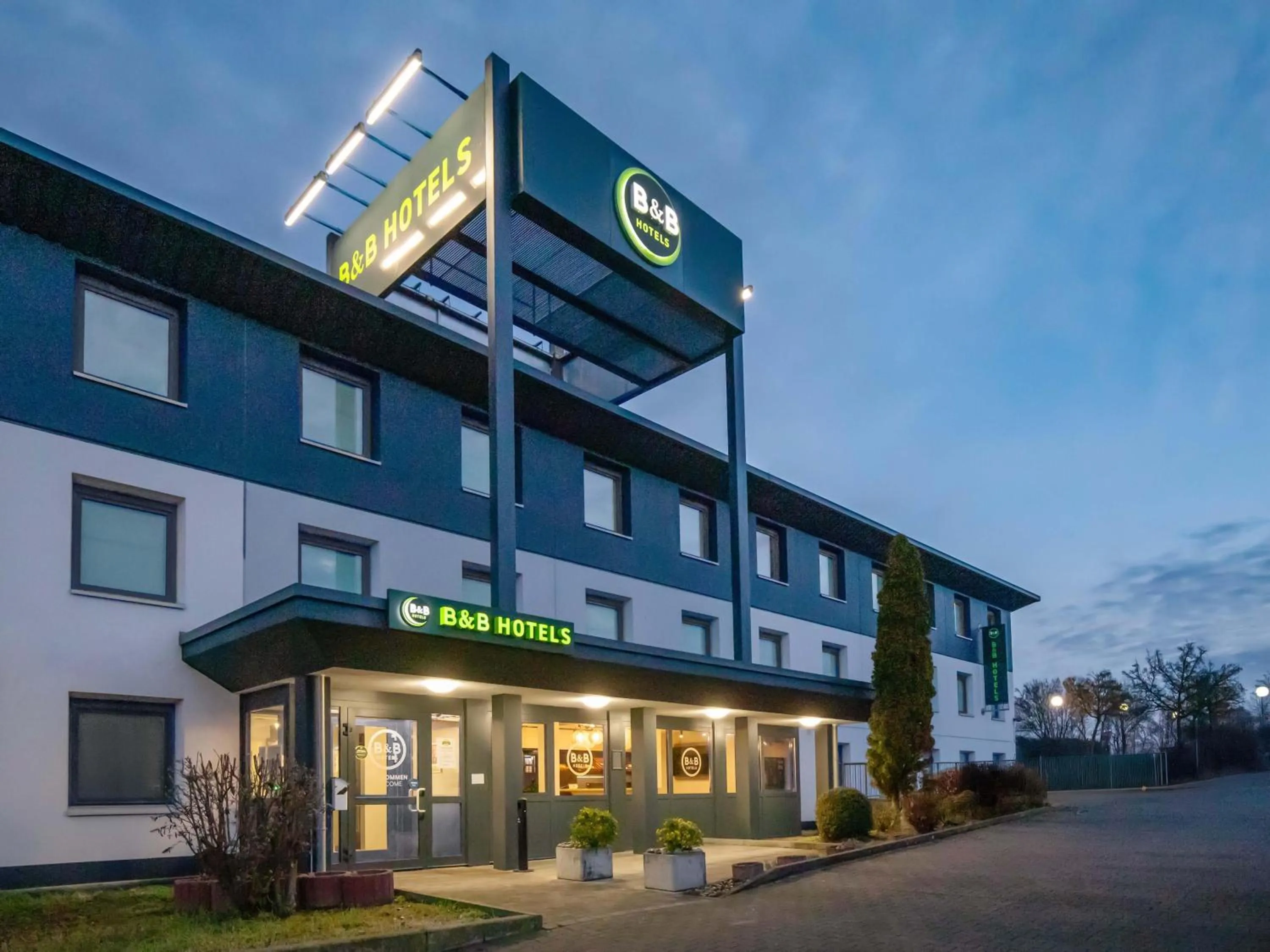 Property building in B&B HOTEL Würzburg-Ost