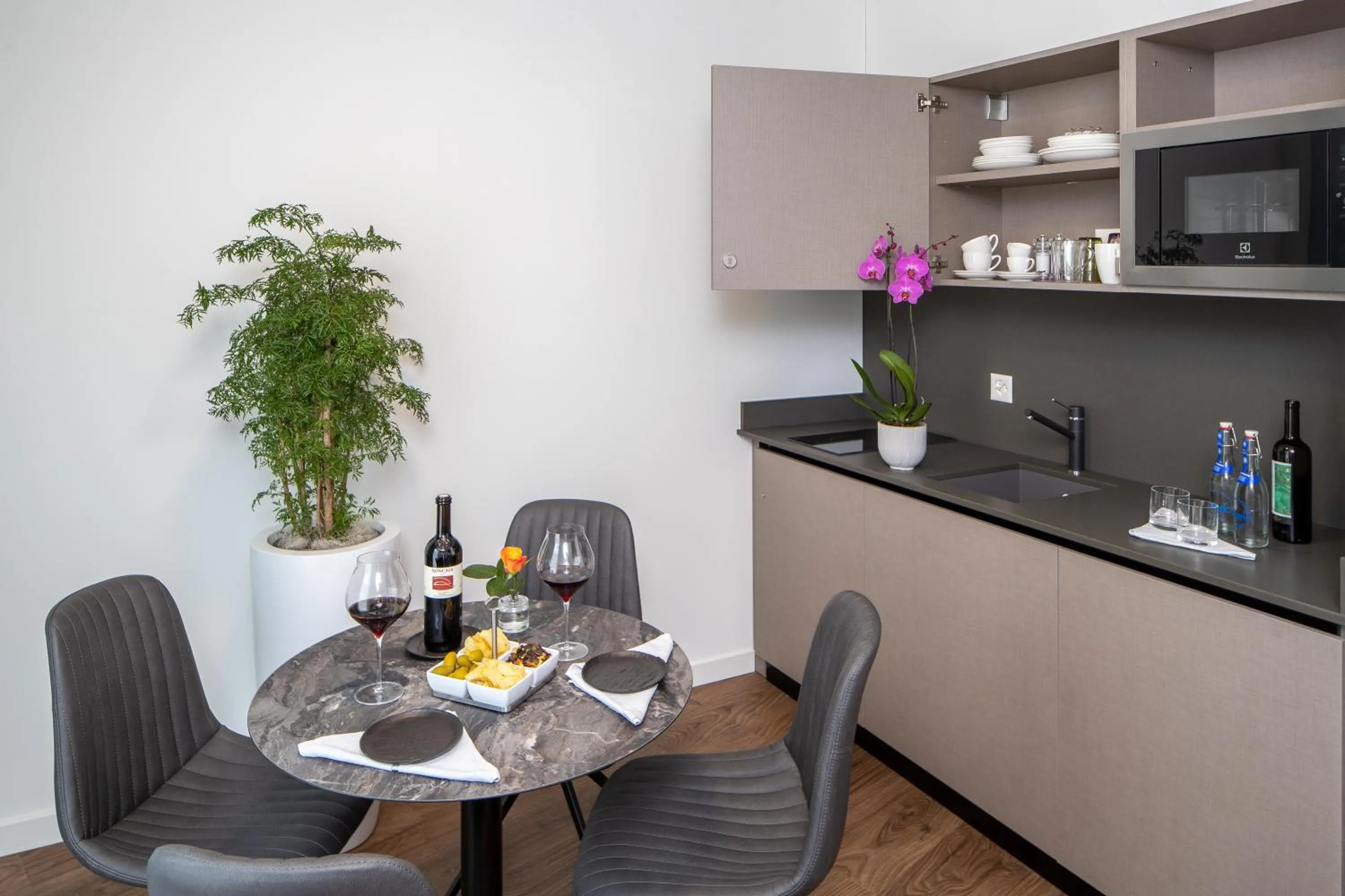 Dining area in Hotel Lago Maggiore - Welcome!