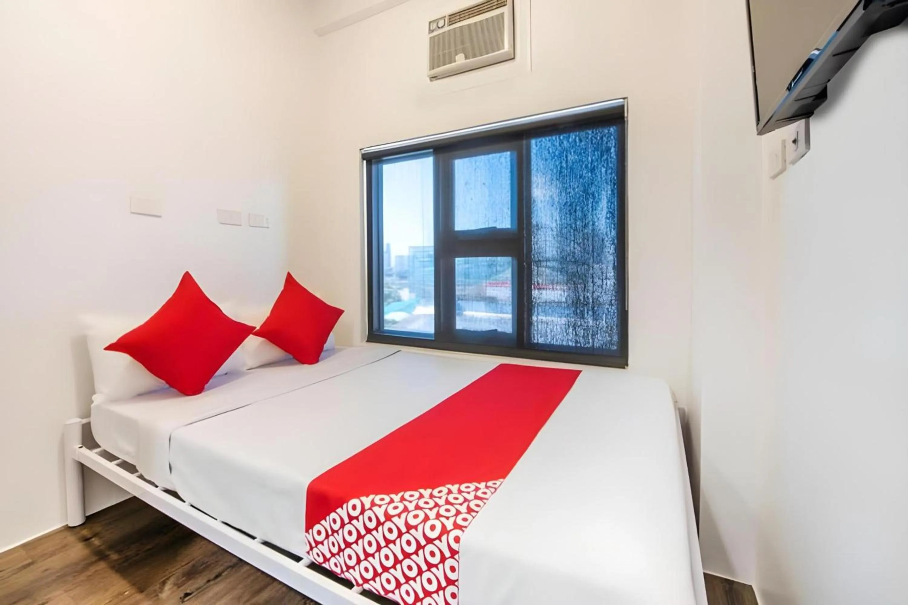 Photo of the whole room in OYO 563 Mytown New York