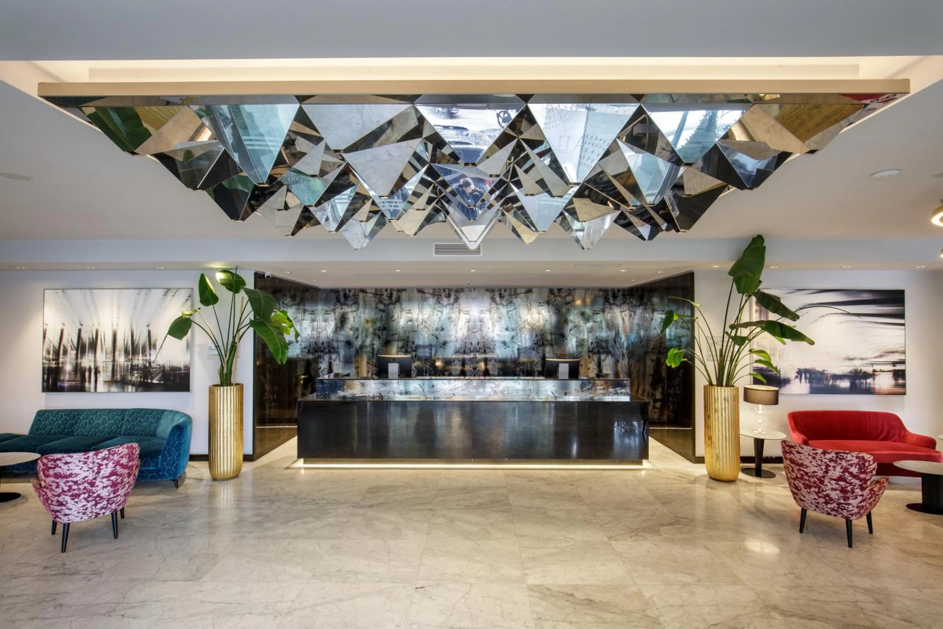 Lobby or reception in Hotel St Martin by OMNIA hotels