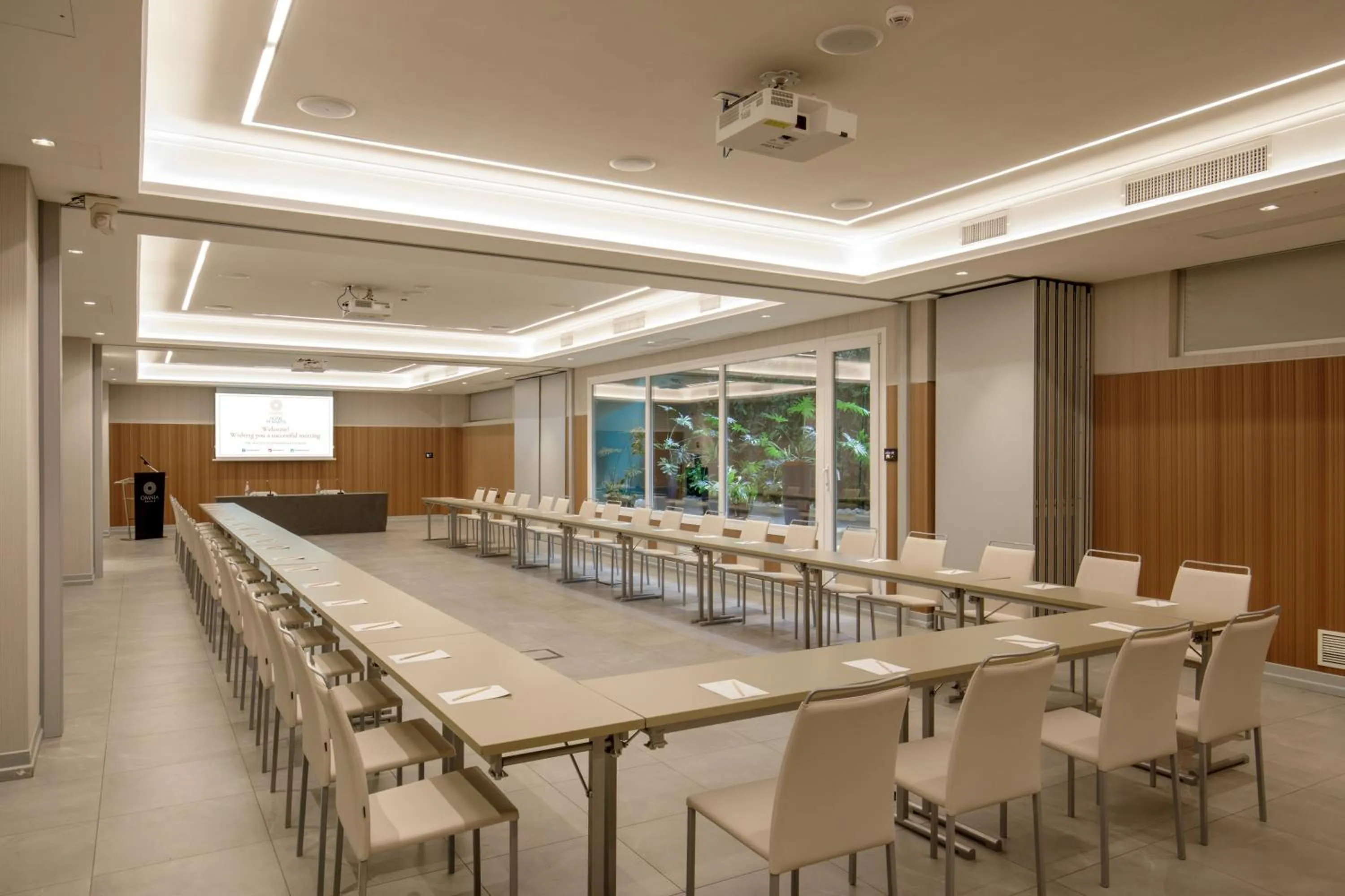 Business facilities in Hotel St Martin by OMNIA hotels