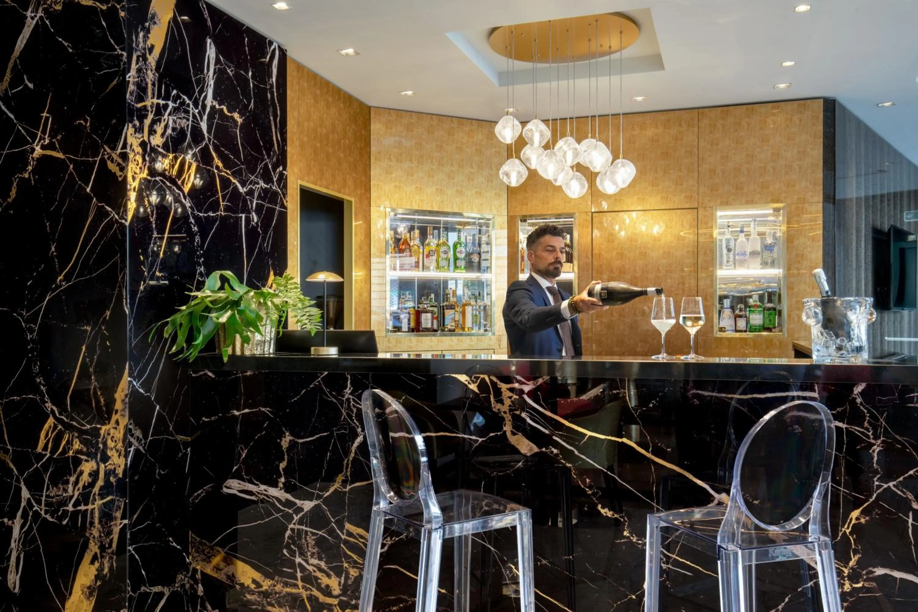 Lounge or bar in Hotel St Martin by OMNIA hotels