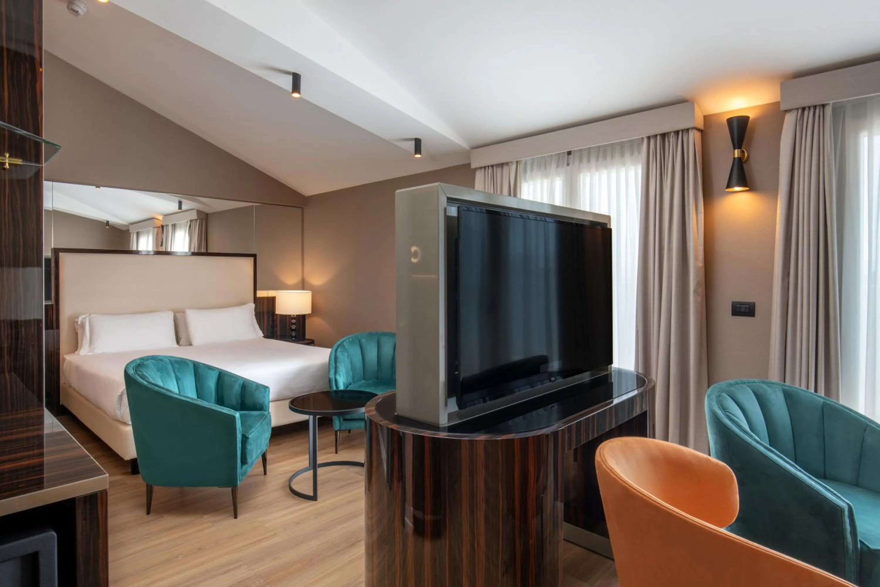 TV and multimedia, Bed in Hotel St Martin by OMNIA hotels