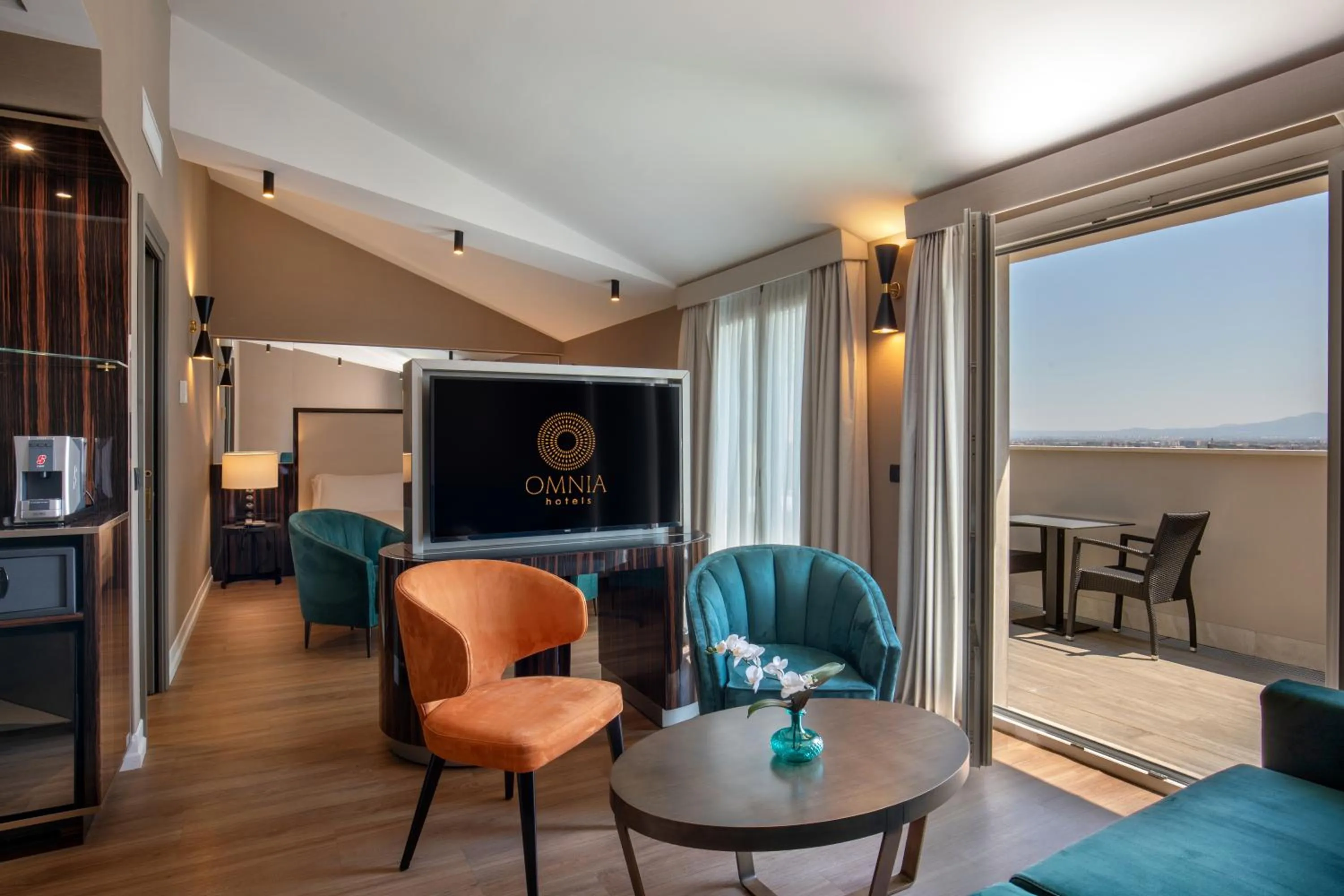 TV and multimedia in Hotel St Martin by OMNIA hotels