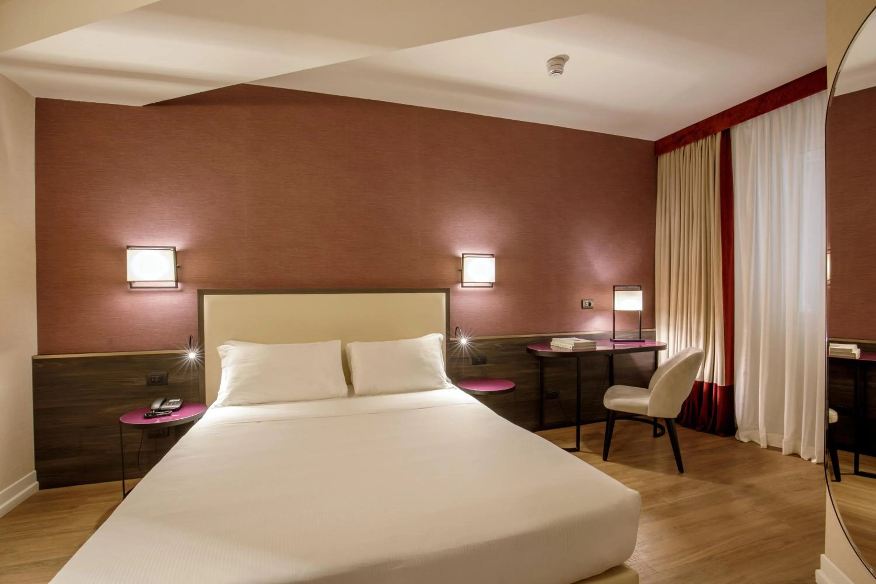 Bed in Hotel St Martin by OMNIA hotels