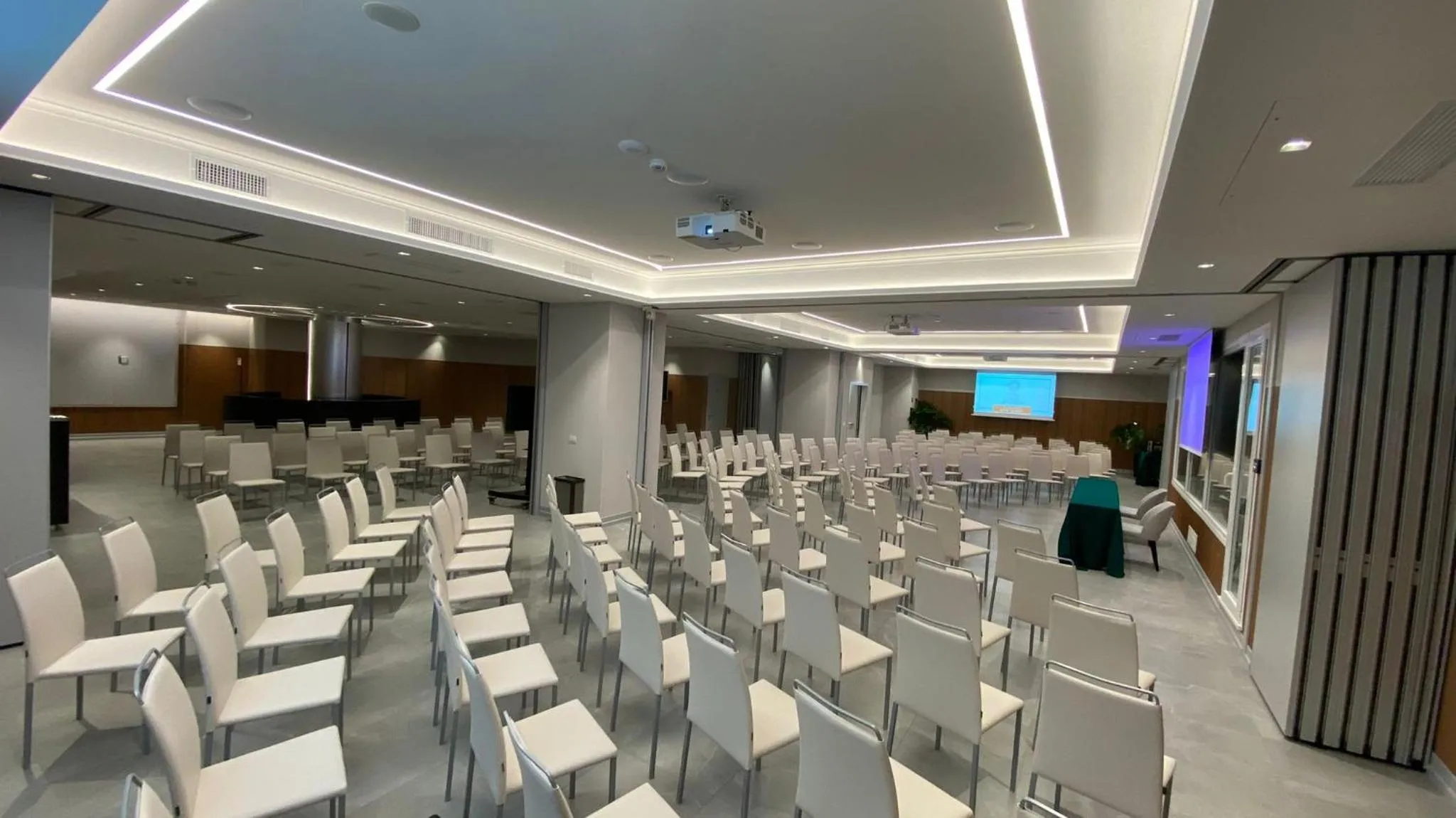 Meeting/conference room in Hotel St Martin by OMNIA hotels