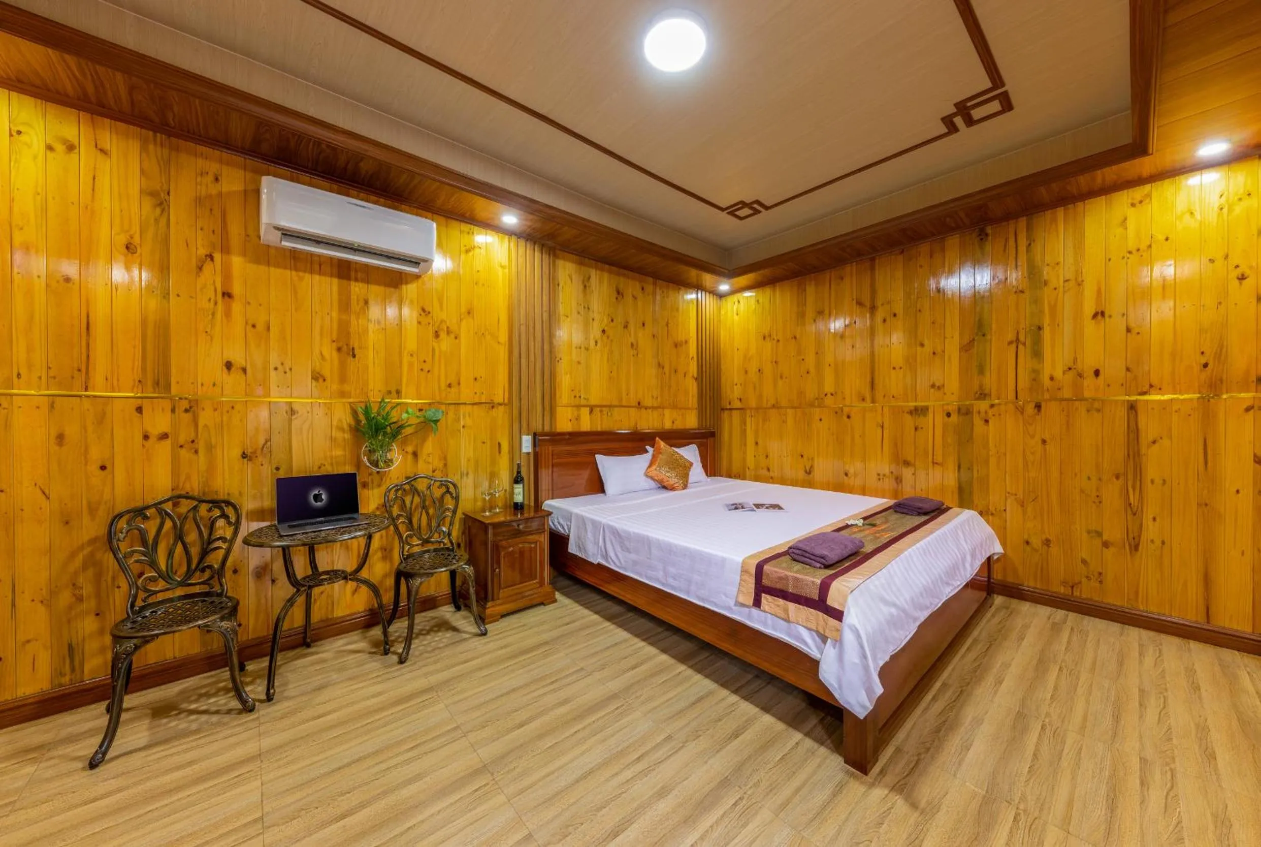 Property building, Bed in Lan Homestay