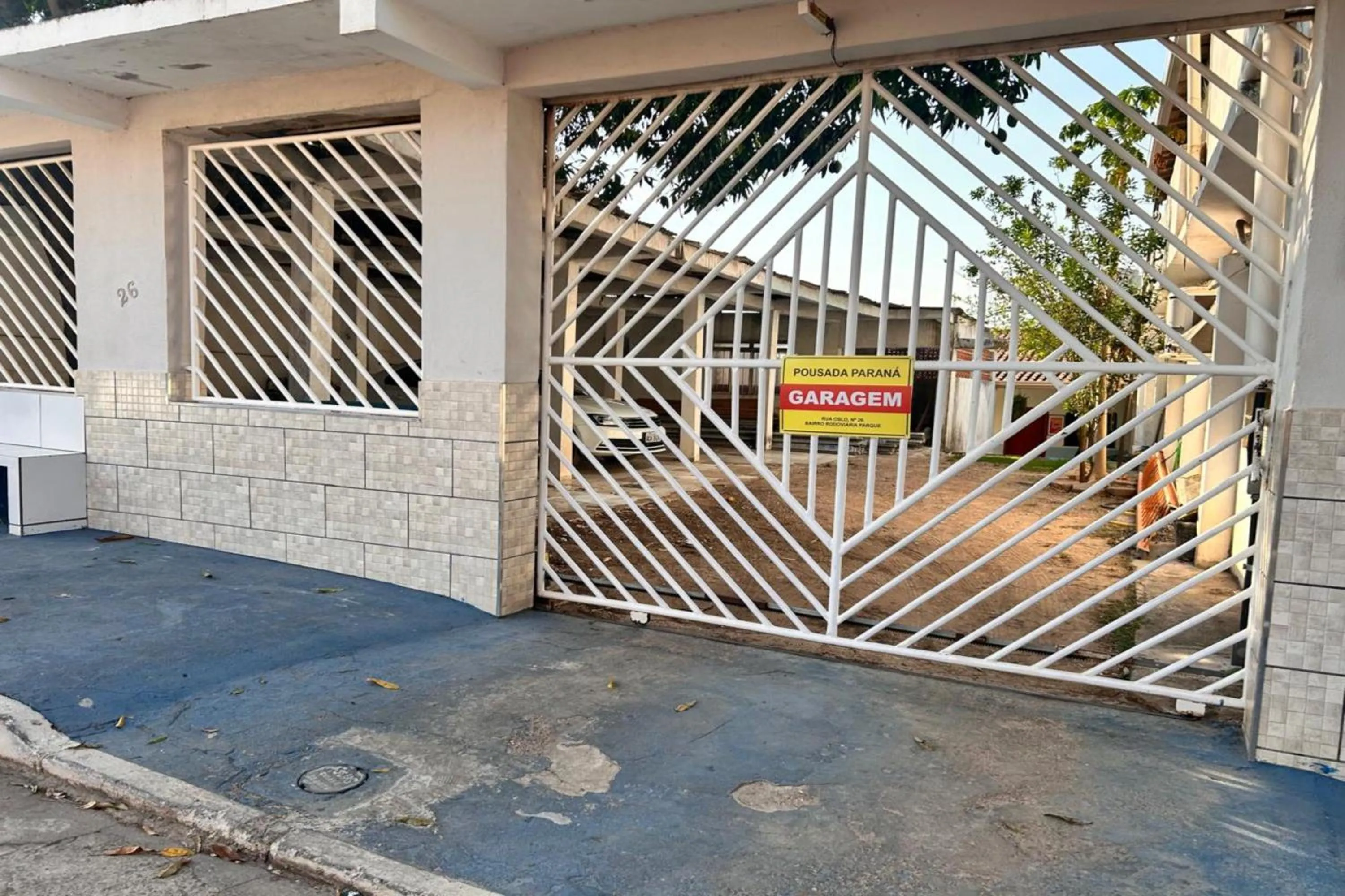 Parking in OYO Pousada Paraná, Cuiabá