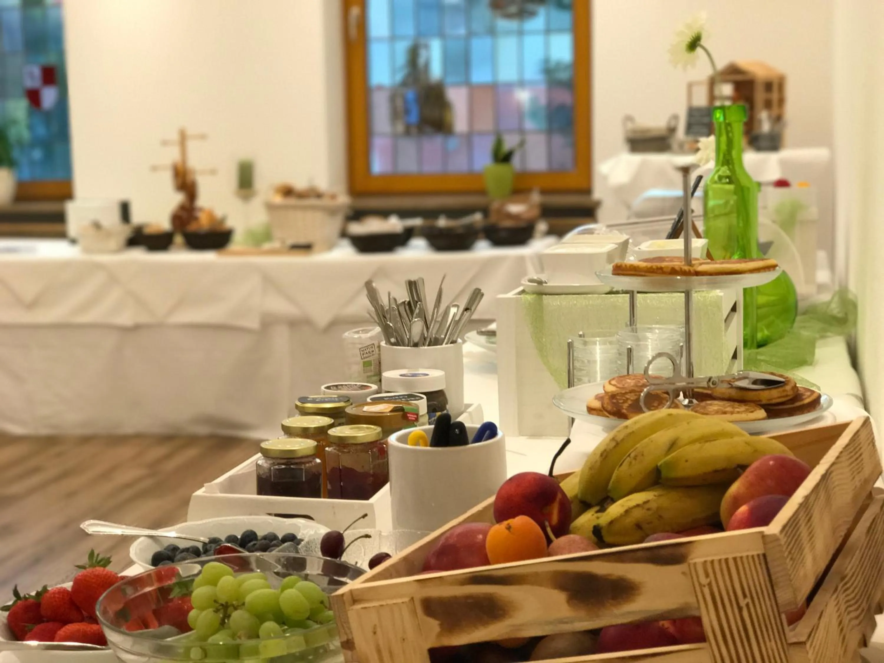 Buffet breakfast in Flair Hotel Grüner Baum