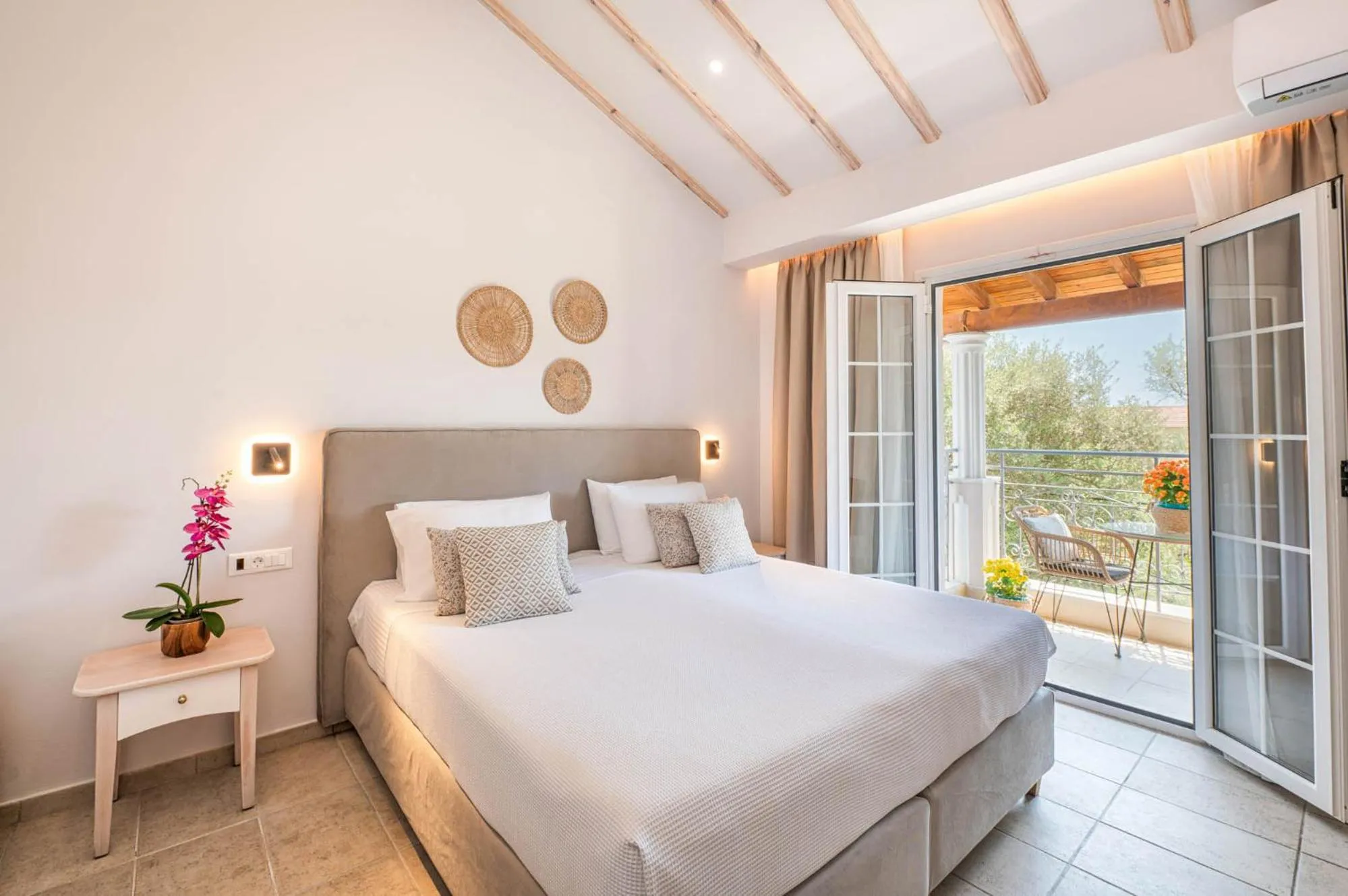 Photo of the whole room, Bed in KORINA APART HOTEL KAVOS