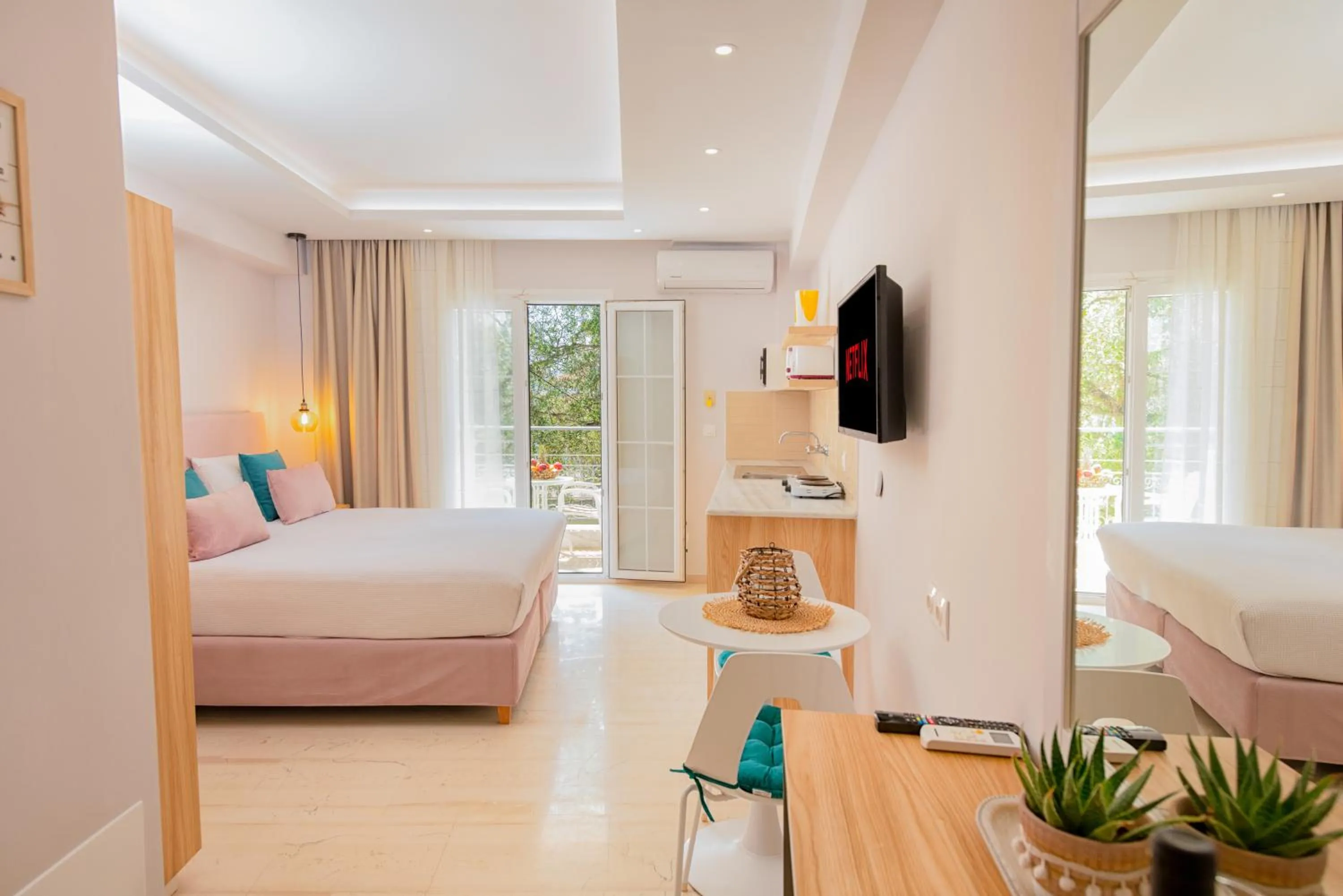 Photo of the whole room, Bed in KORINA APART HOTEL KAVOS