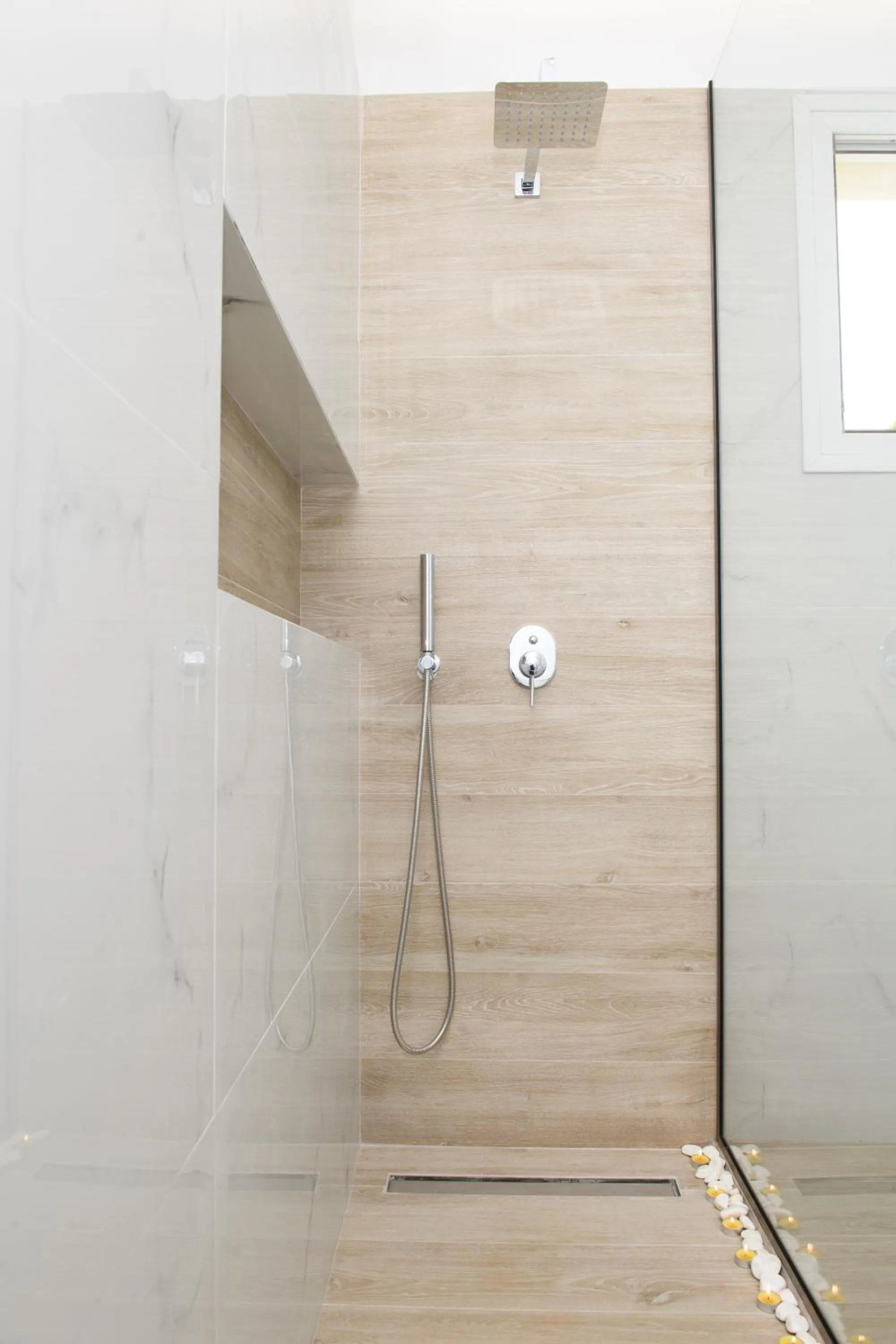 Shower in KORINA APART HOTEL KAVOS