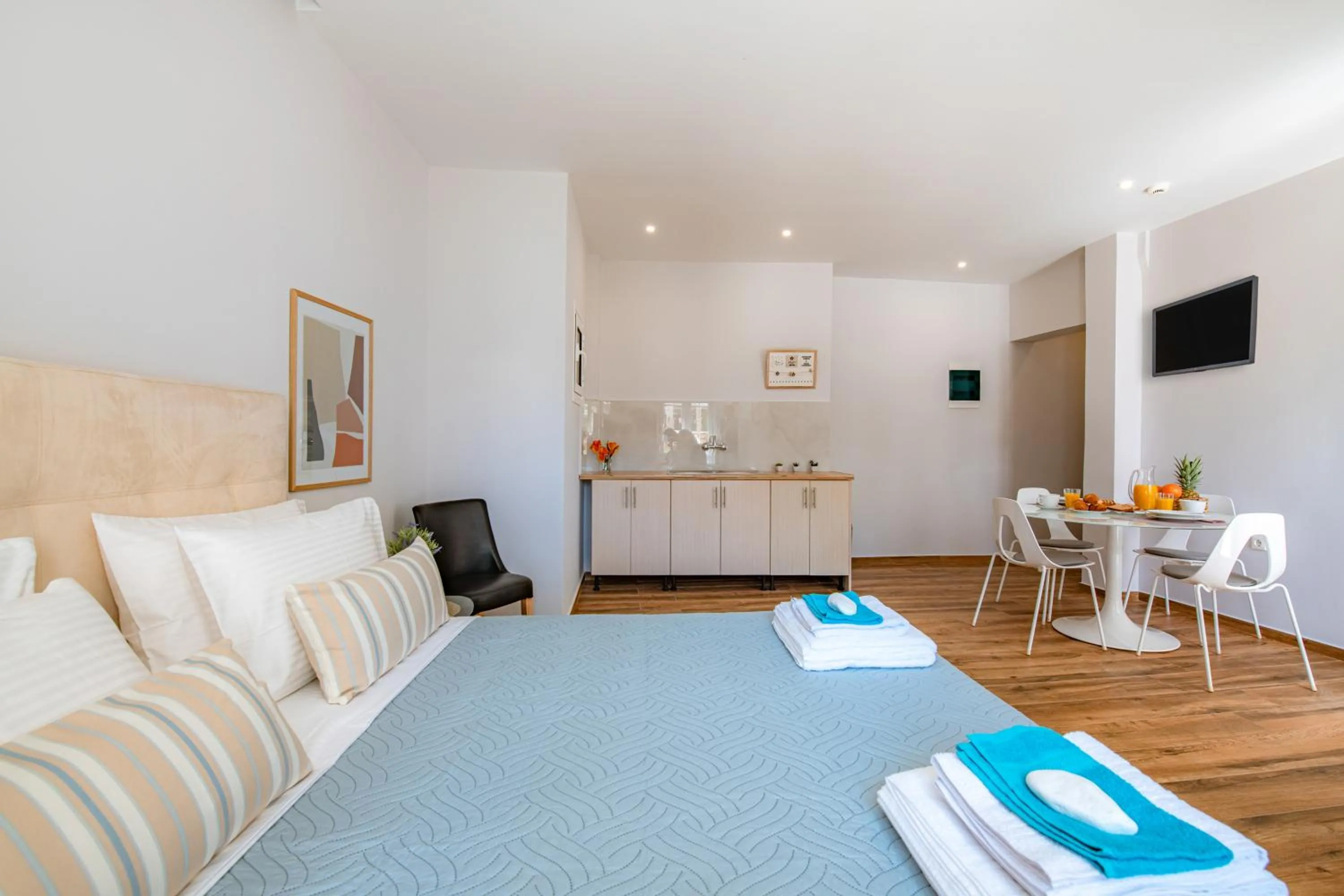 Photo of the whole room, Bed in KORINA APART HOTEL KAVOS