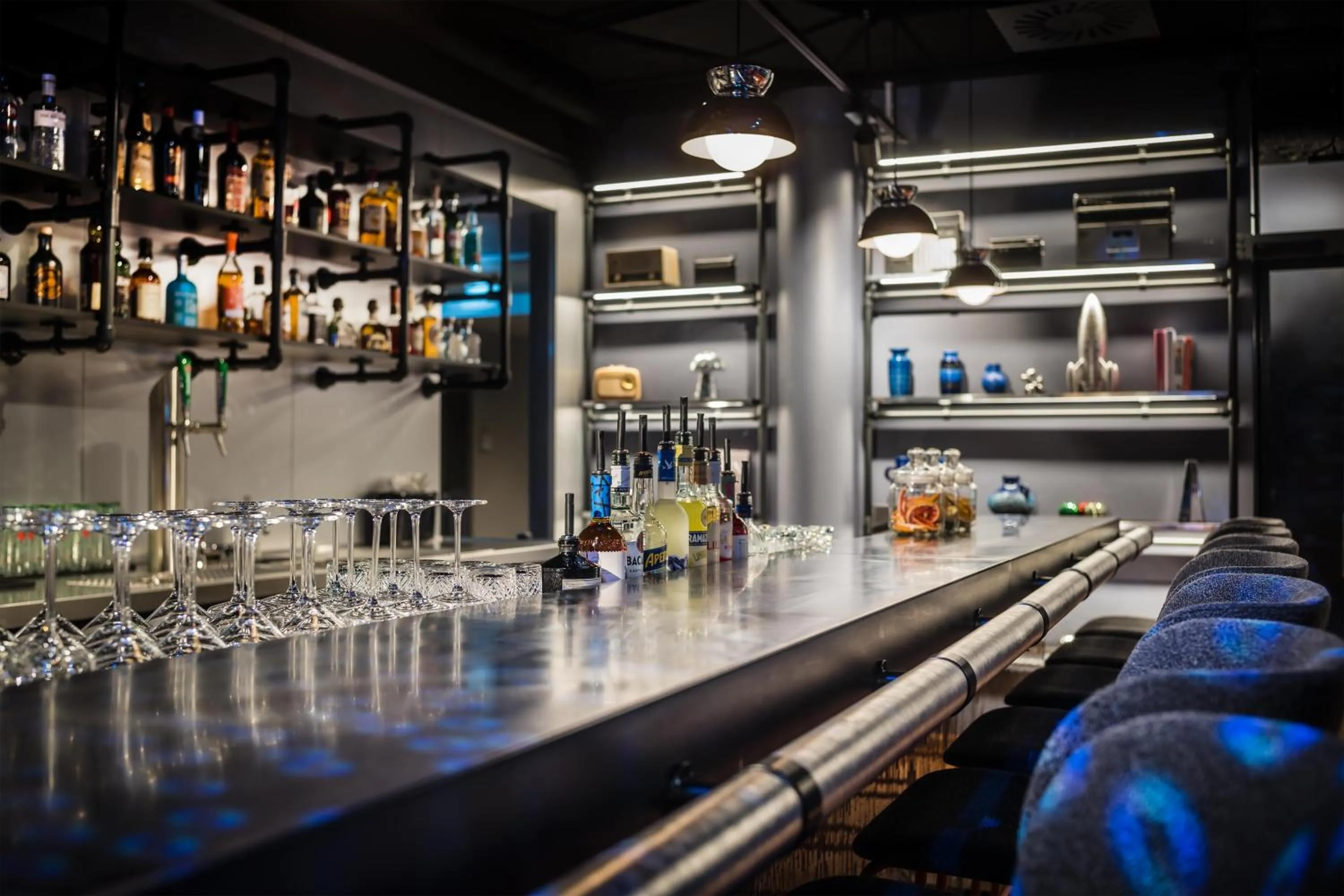 Lounge or bar in Me and All Hotel Berlin East Side, by Hyatt