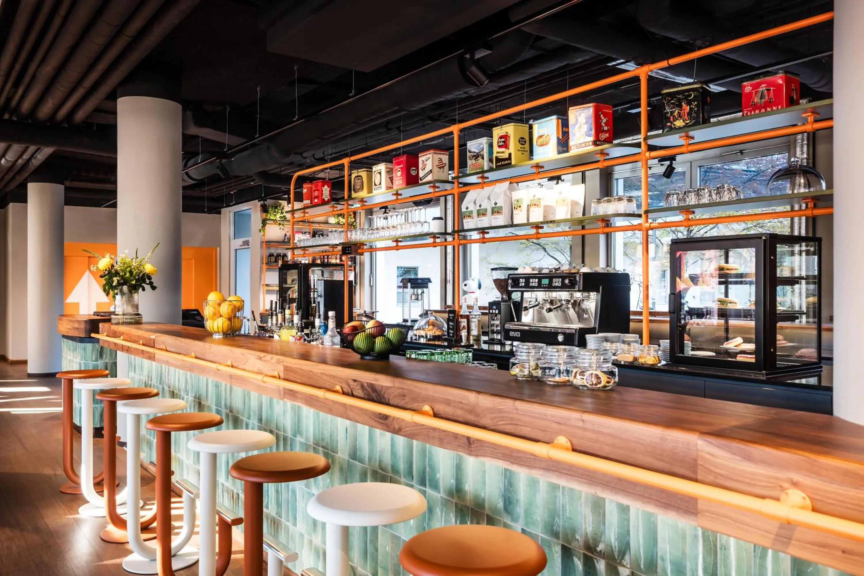 Lounge or bar in Me and All Hotel Berlin East Side, by Hyatt - NEW OPENING