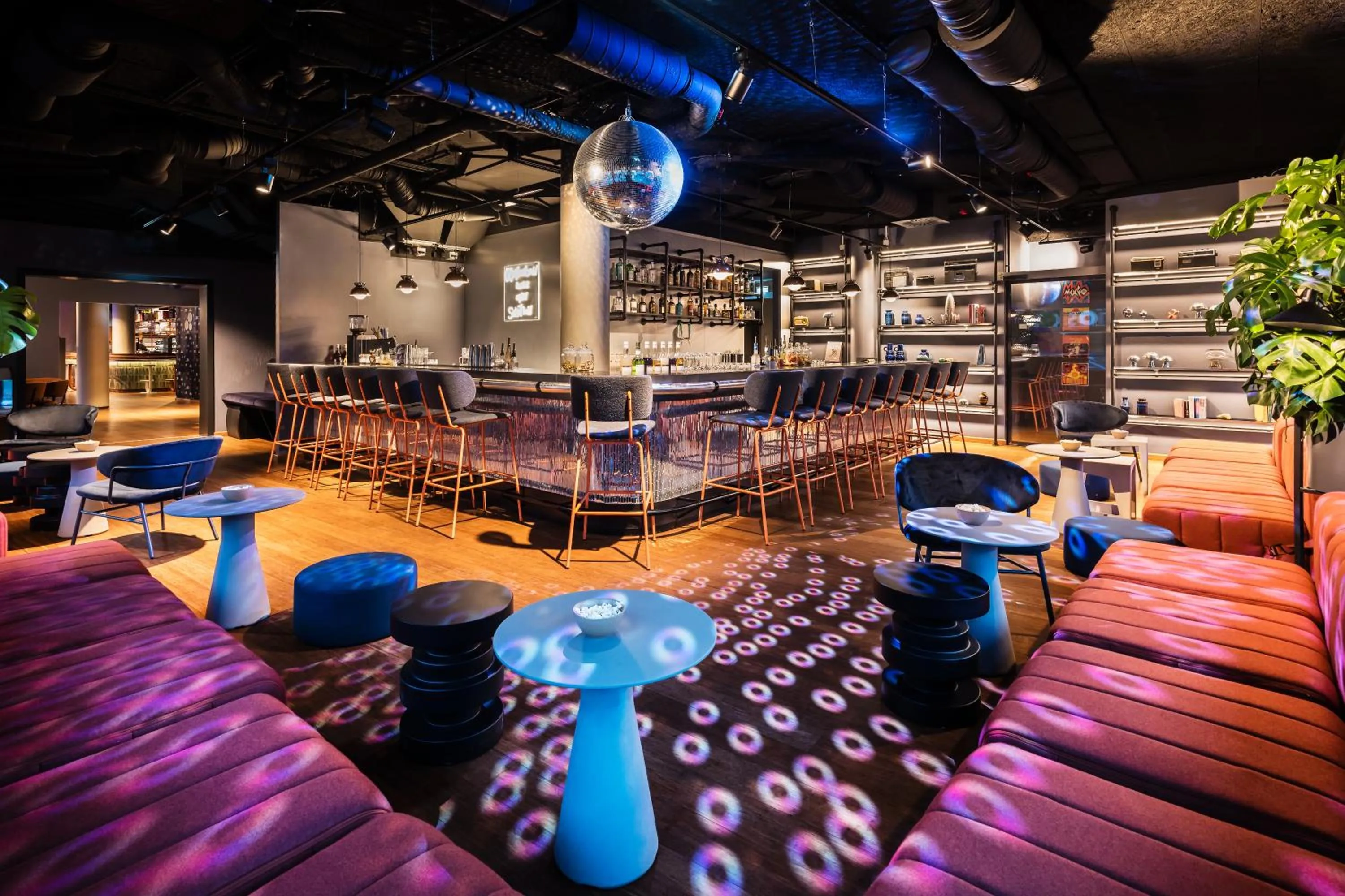 Lounge or bar in Me and All Hotel Berlin East Side, by Hyatt - NEW OPENING