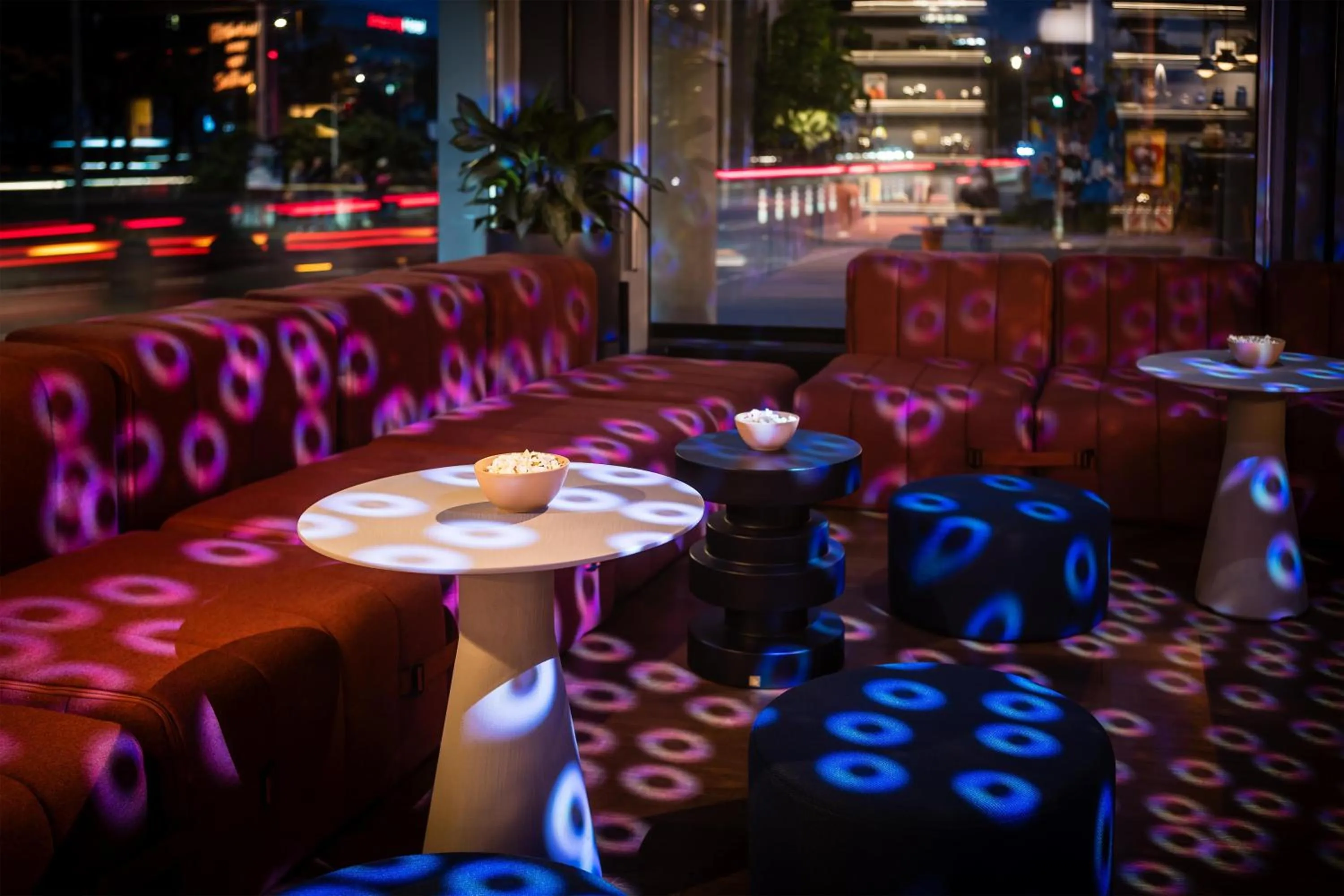 Lounge or bar in Me and All Hotel Berlin East Side, by Hyatt