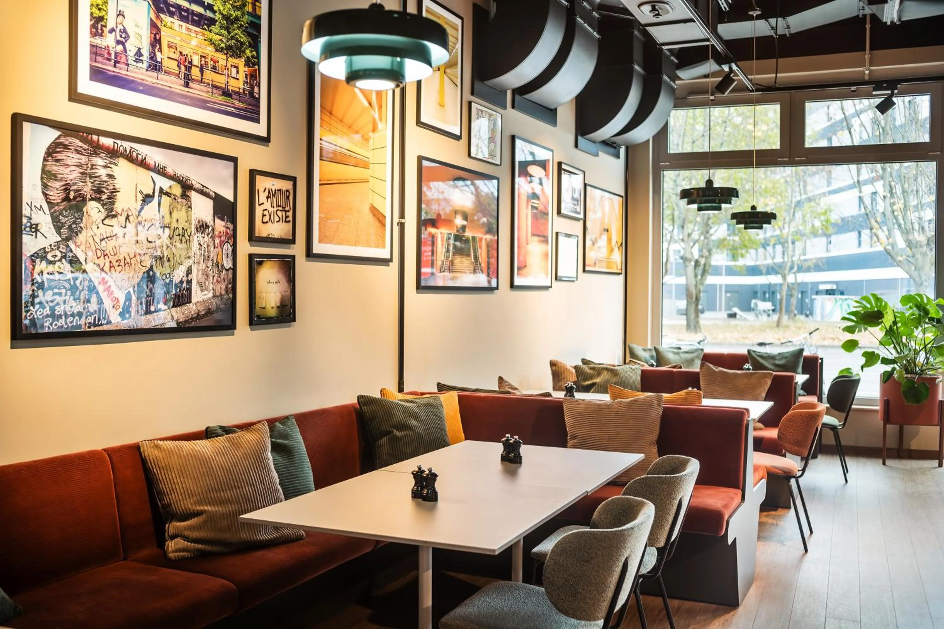 Restaurant/places to eat in Me and All Hotel Berlin East Side, by Hyatt - NEW OPENING