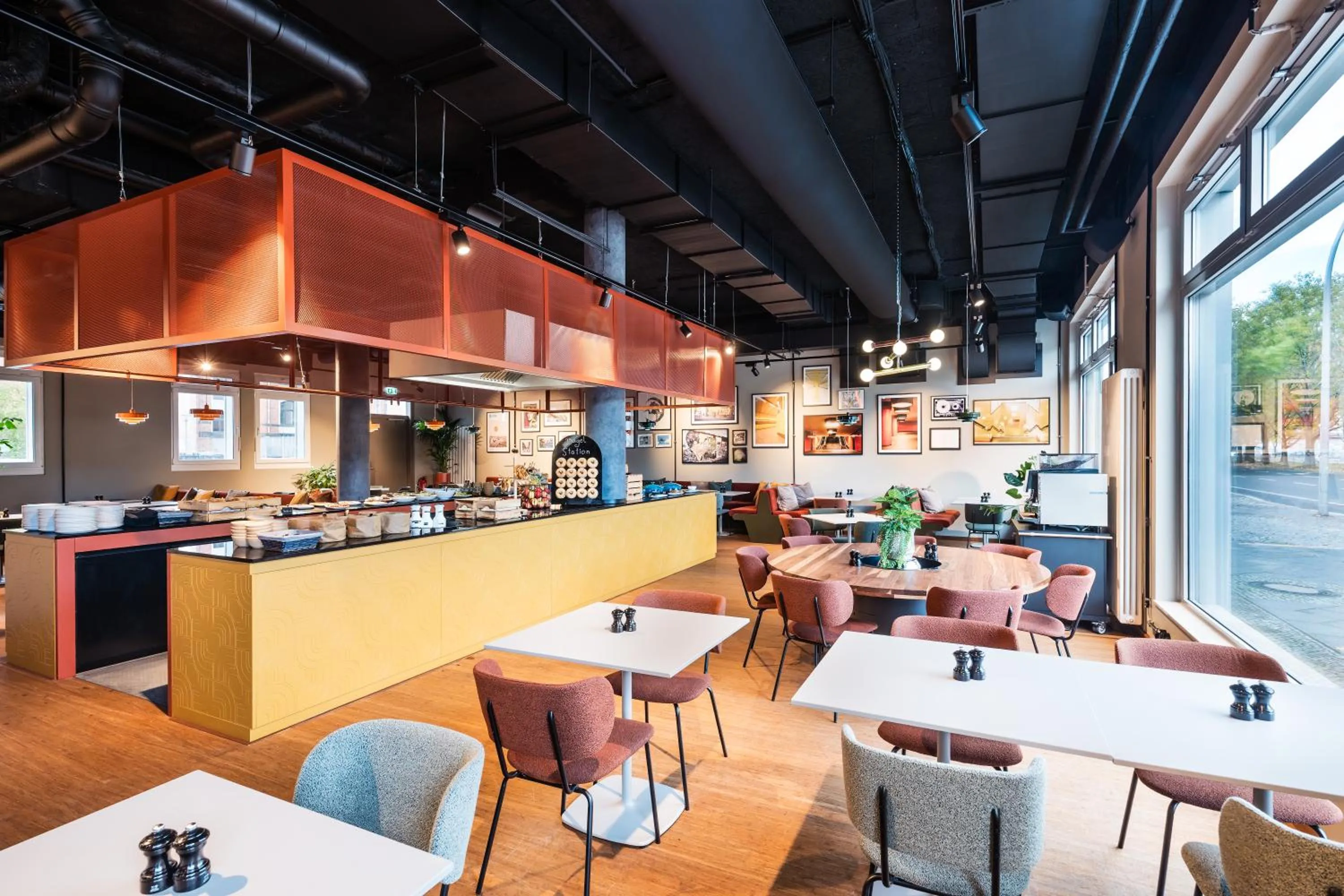 Breakfast in Me and All Hotel Berlin East Side, by Hyatt - NEW OPENING