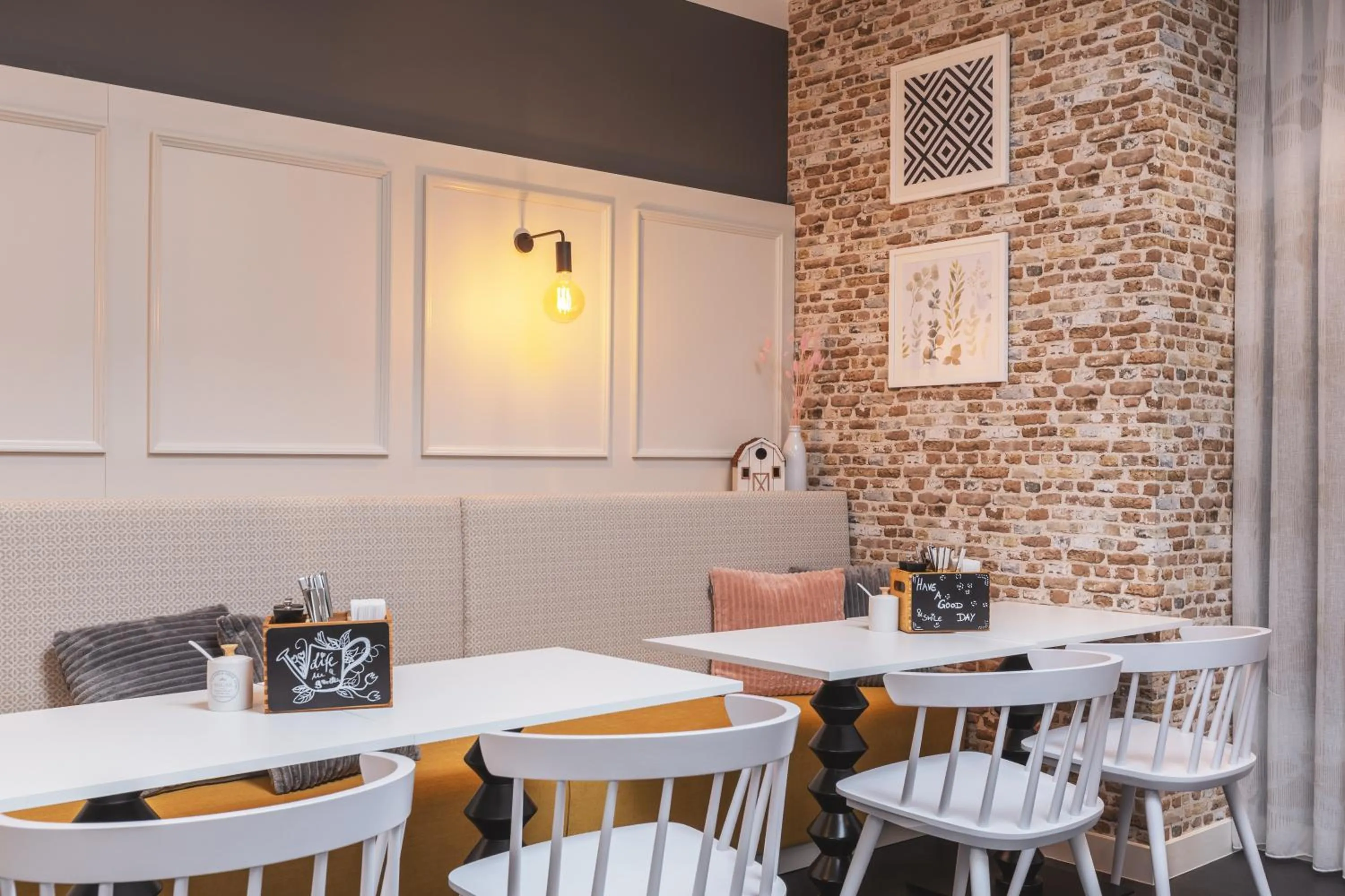 Restaurant/places to eat in Garner Hotel Essen - Messe by IHG