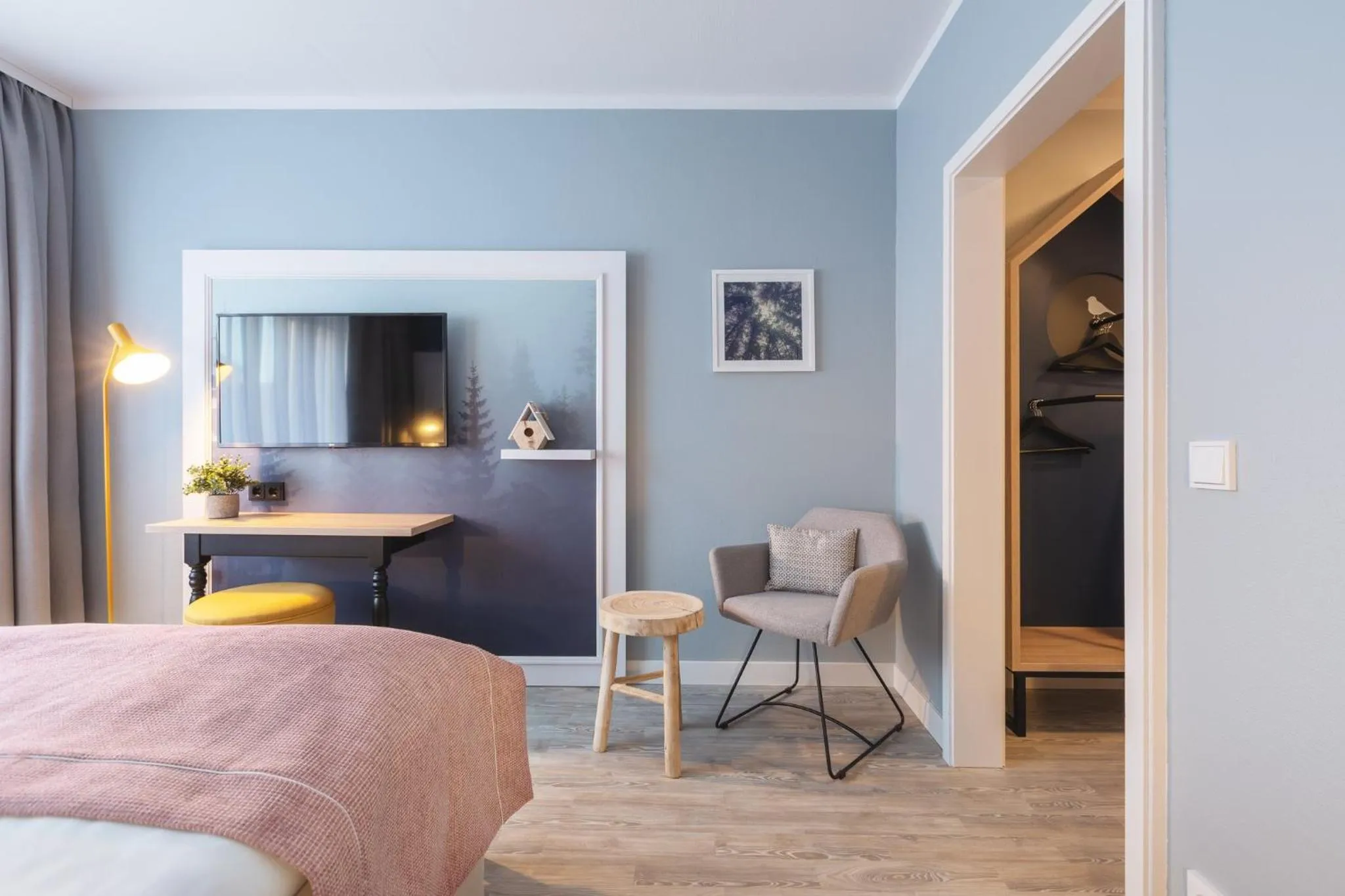 Photo of the whole room, Bed in Garner Hotel Essen - Messe by IHG