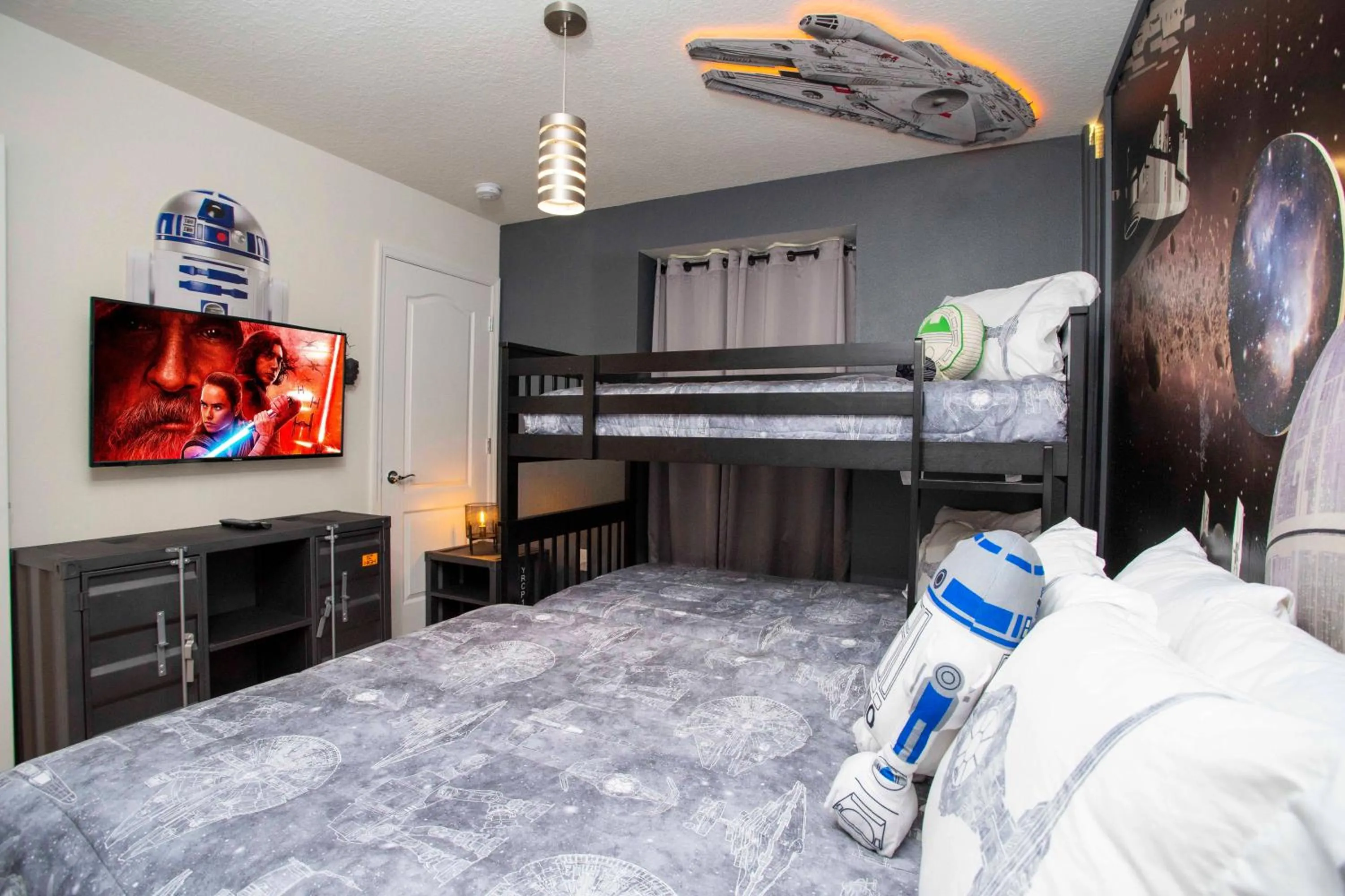 Other in Gorgeous Themed Vacation Home with Pool WW8915