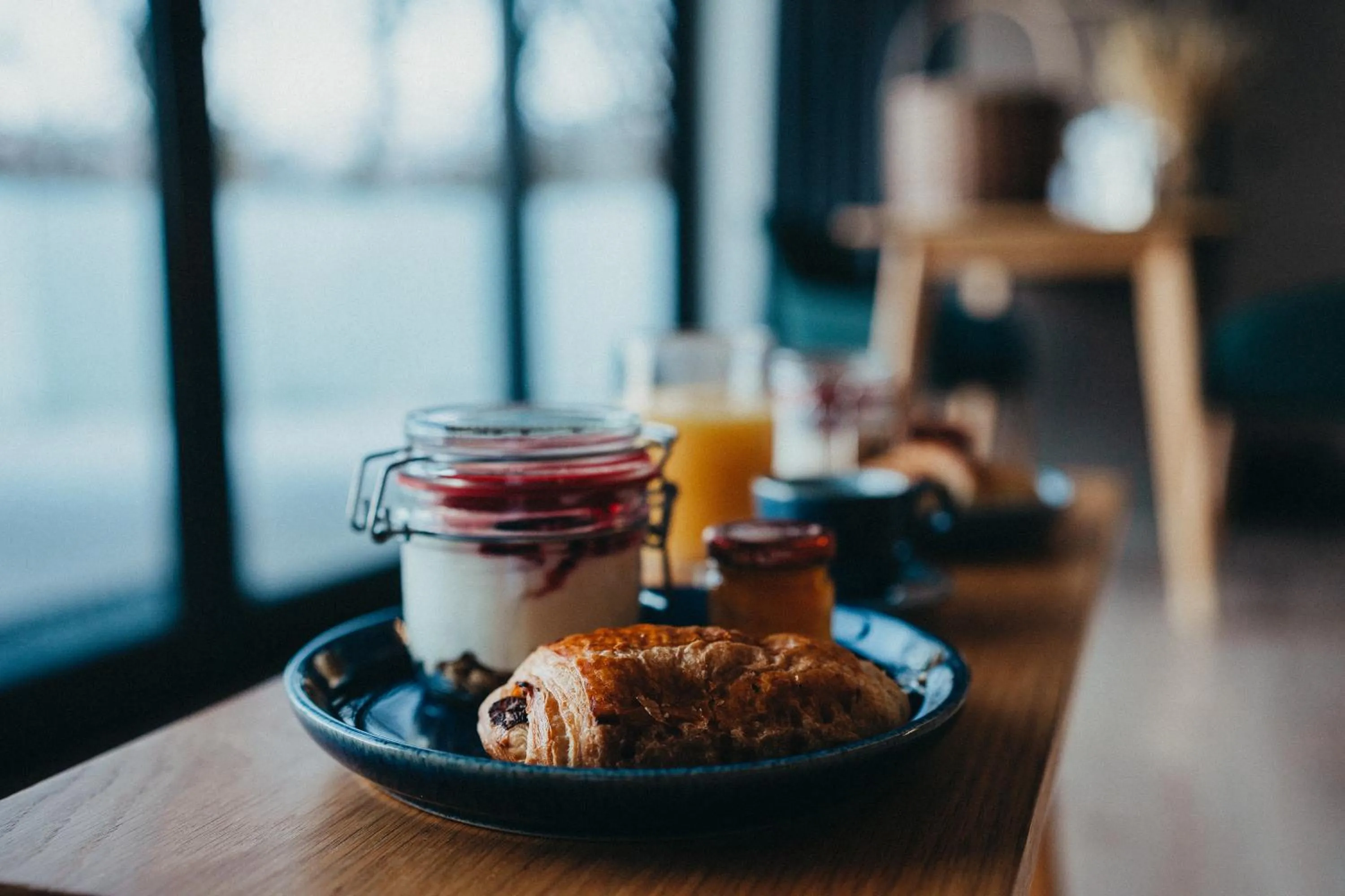 Breakfast in SeaBeds - Luxury Lookouts with Hot Tubs