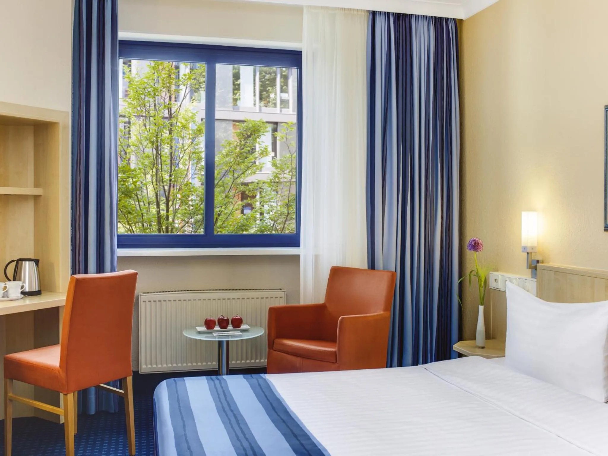 Day, Bed in IntercityHotel Nürnberg