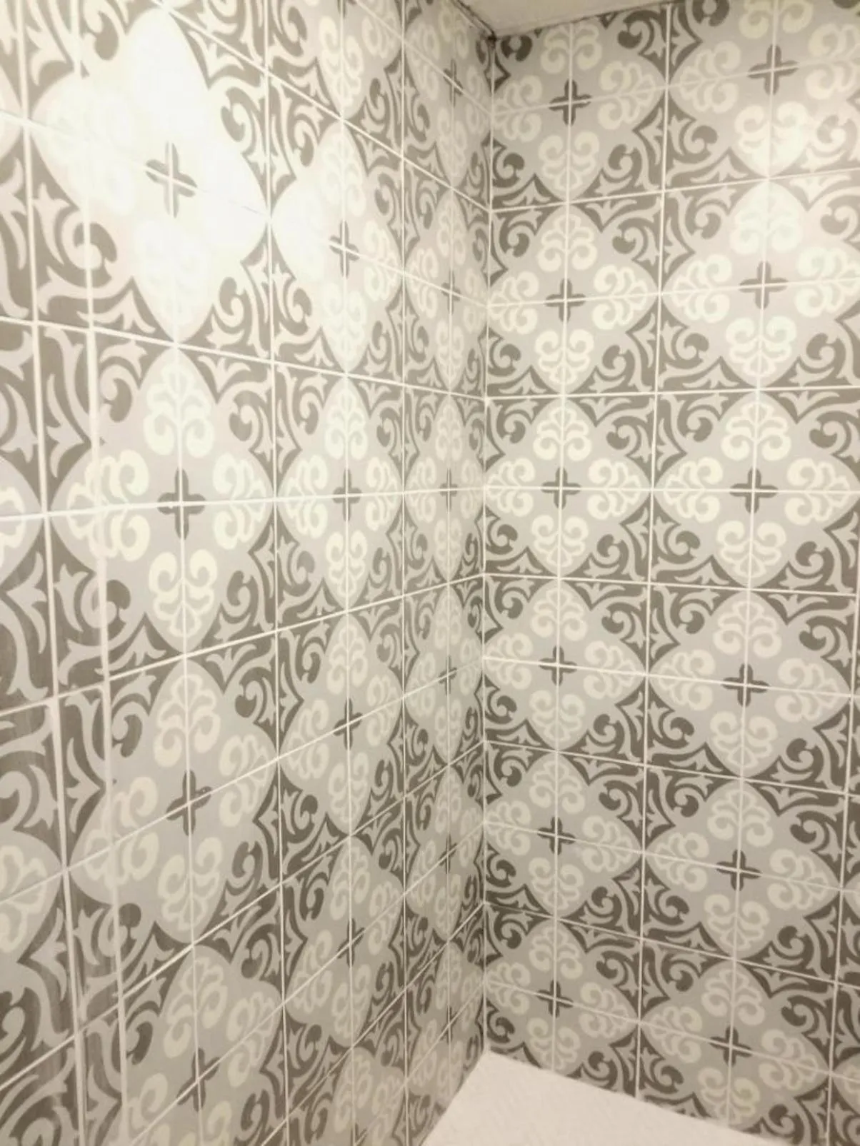 Bathroom in 9BR-SLEEPS 19. Amazing Deal!!