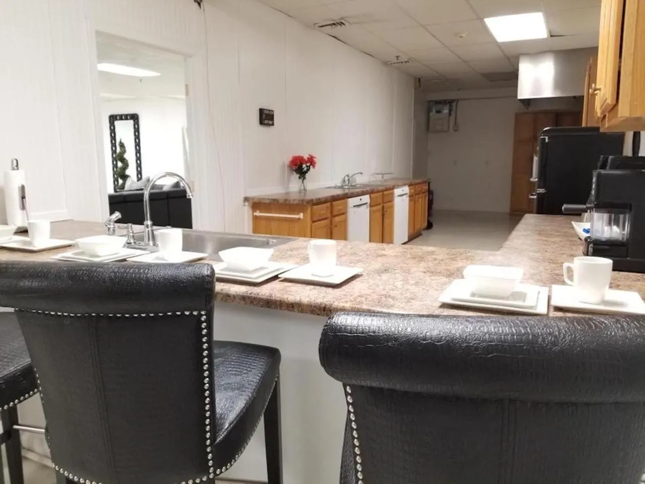 Dining area in 9BR-SLEEPS 19. Amazing Deal!!