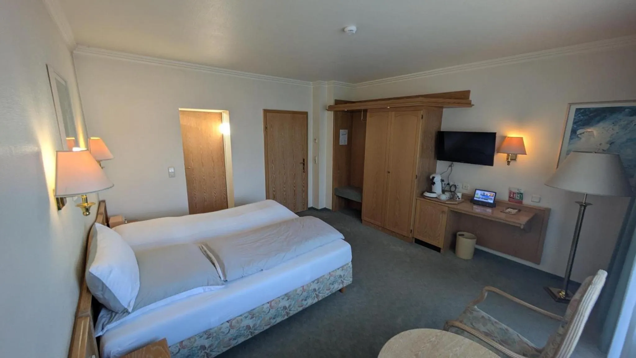 Bed in Landhotel Sonneneck - Breuna im Naturpark