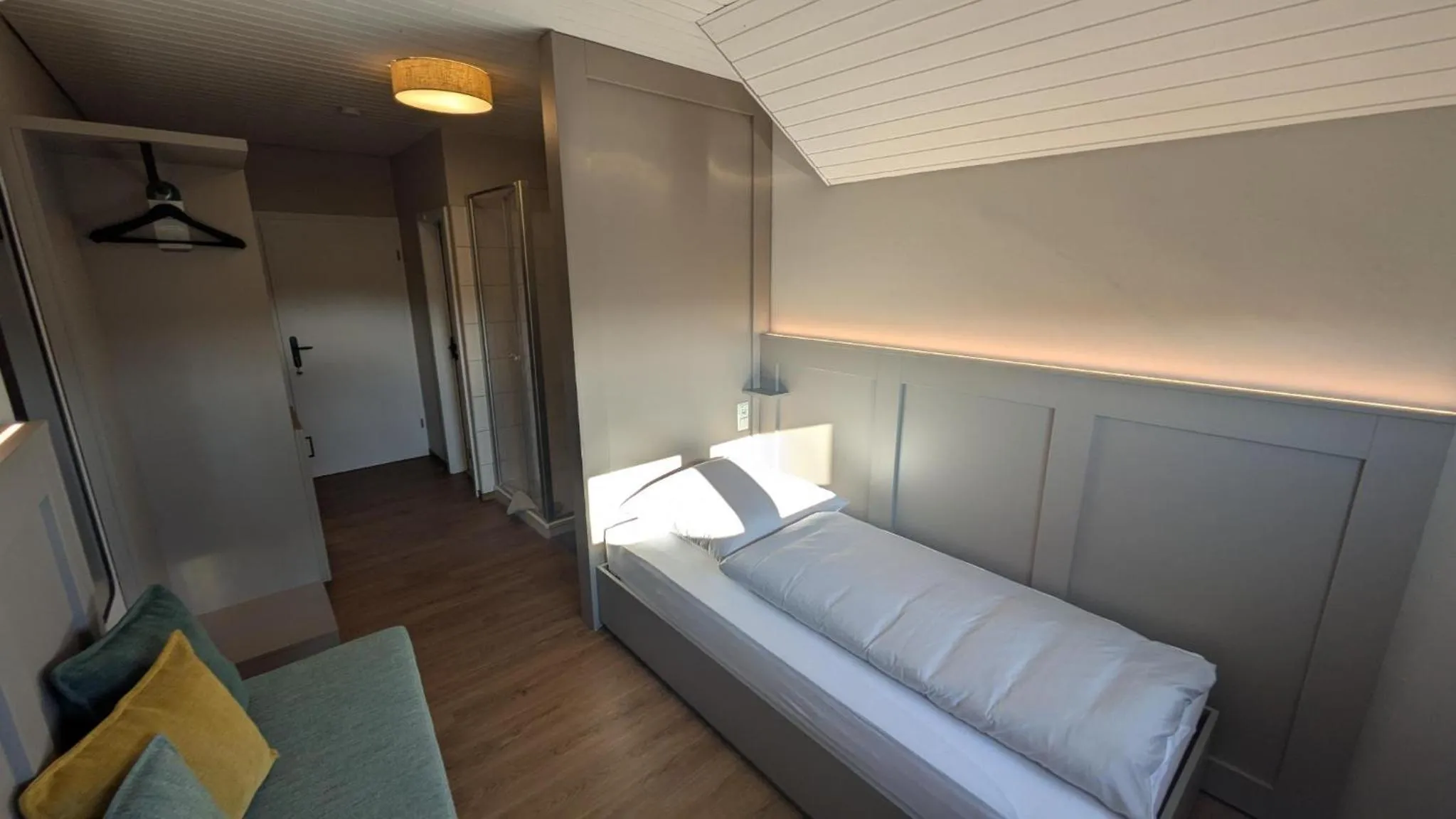 Bed in Landhotel Sonneneck - Breuna im Naturpark