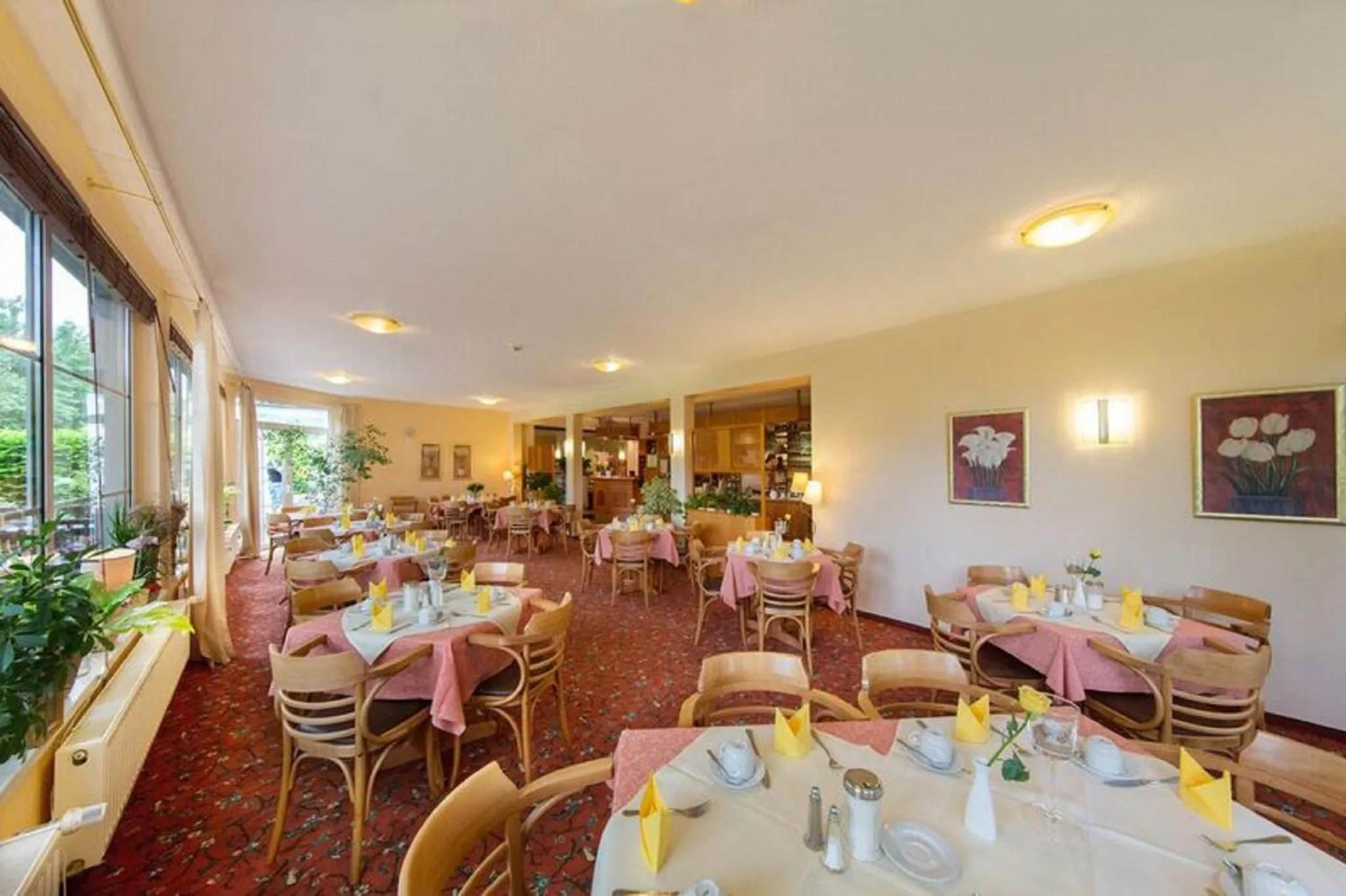 Restaurant/places to eat in Montana Hotel Senden