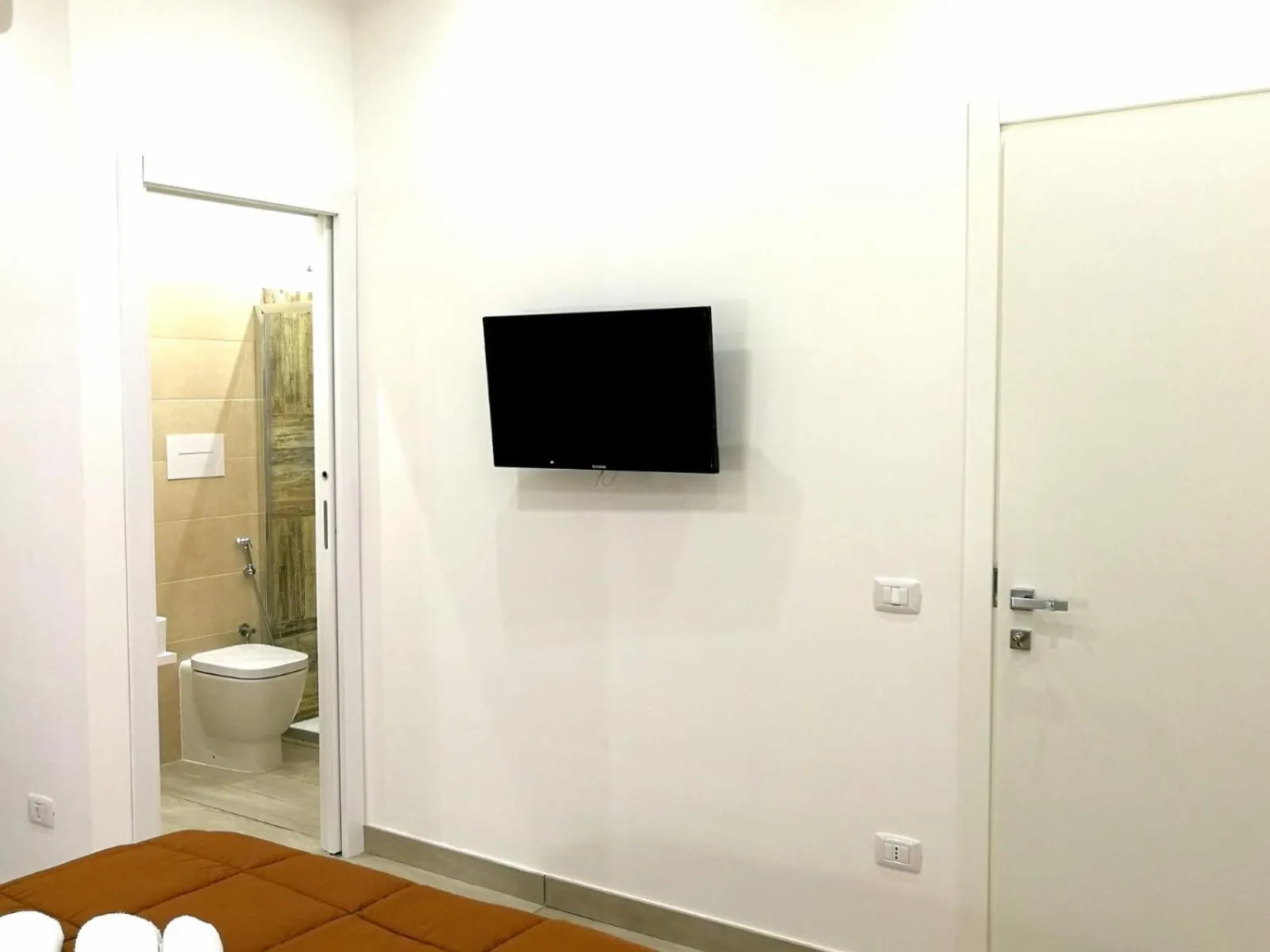 TV and multimedia in Lombardi Luxury Home