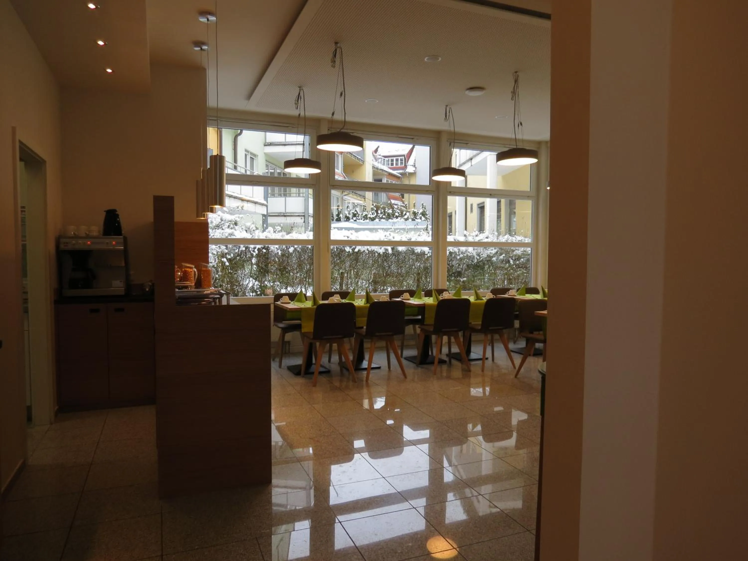 Text overlay in Hotel Neuthor