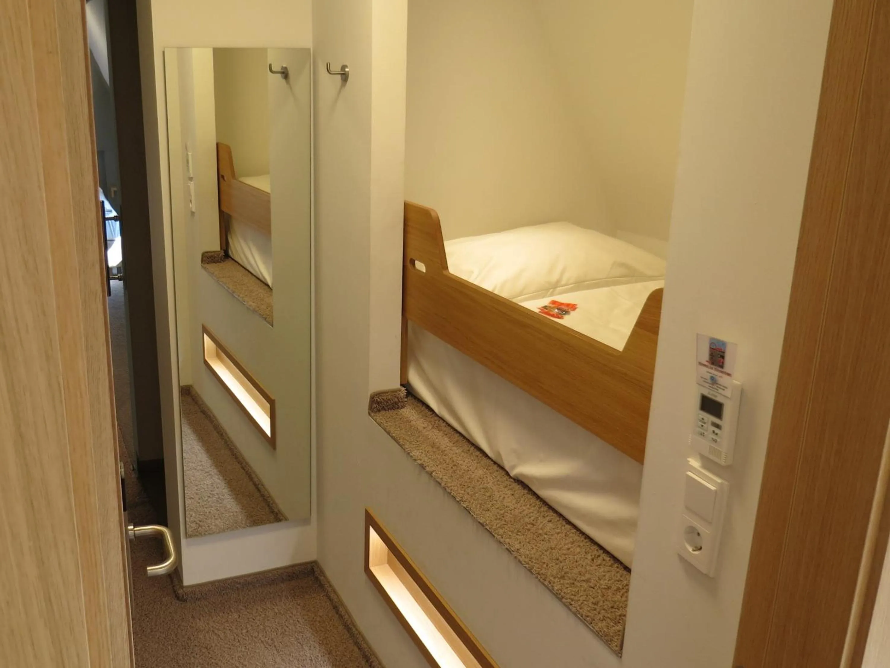 bunk bed, Bed in Hotel Neuthor