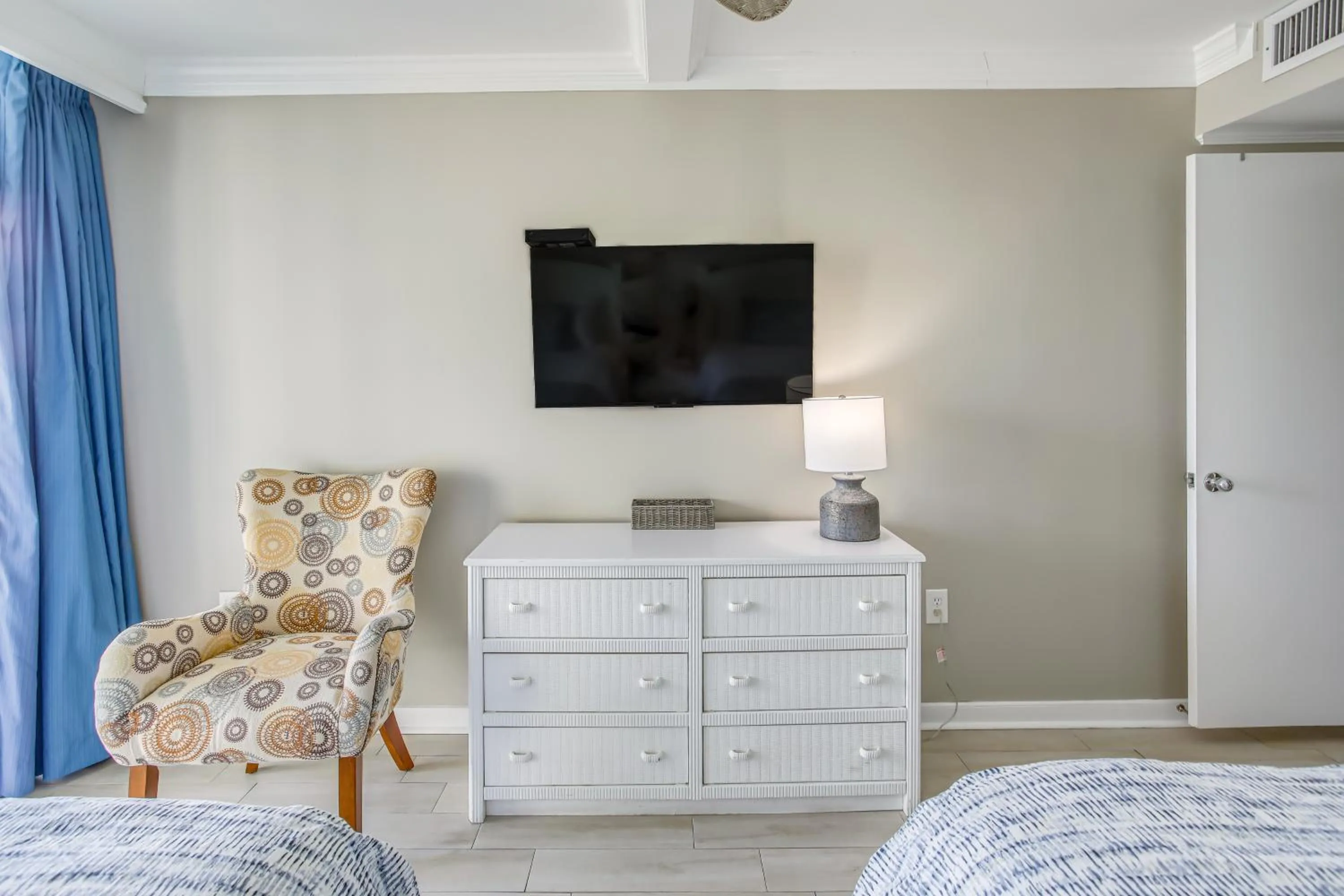 Bed in Warm Weather Escape with Pool Access in Myrtle Beach