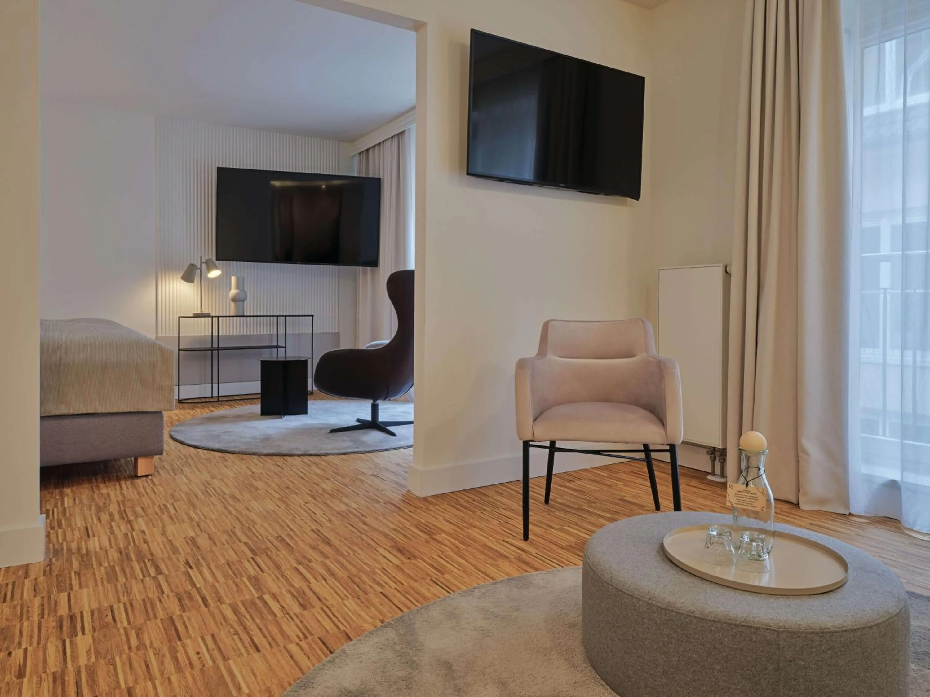 Photo of the whole room in Classik Hotel Hackescher Markt - Self Check In