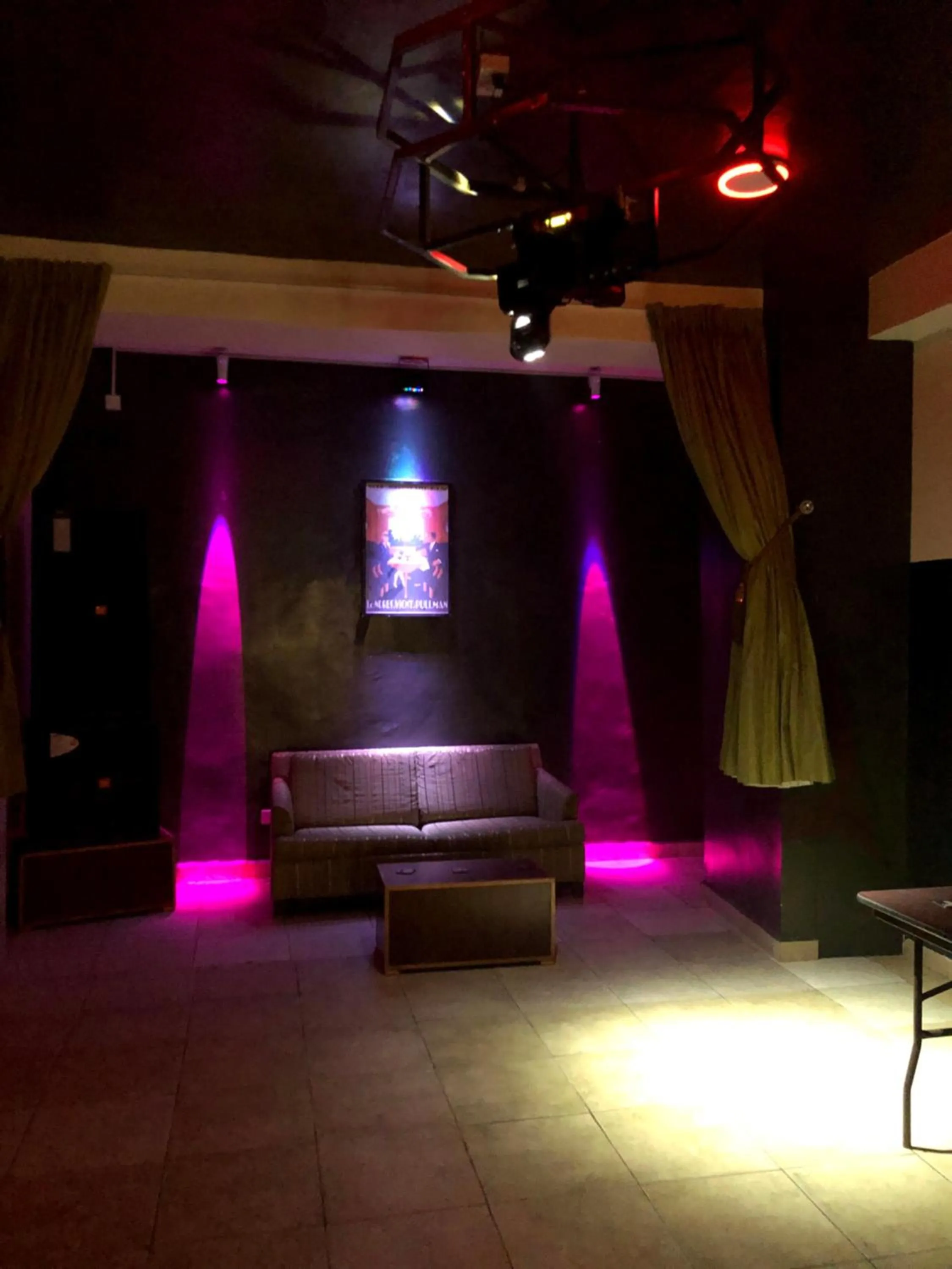 Communal lounge/ TV room in HOTEL MALLIKA COMPANY, SL