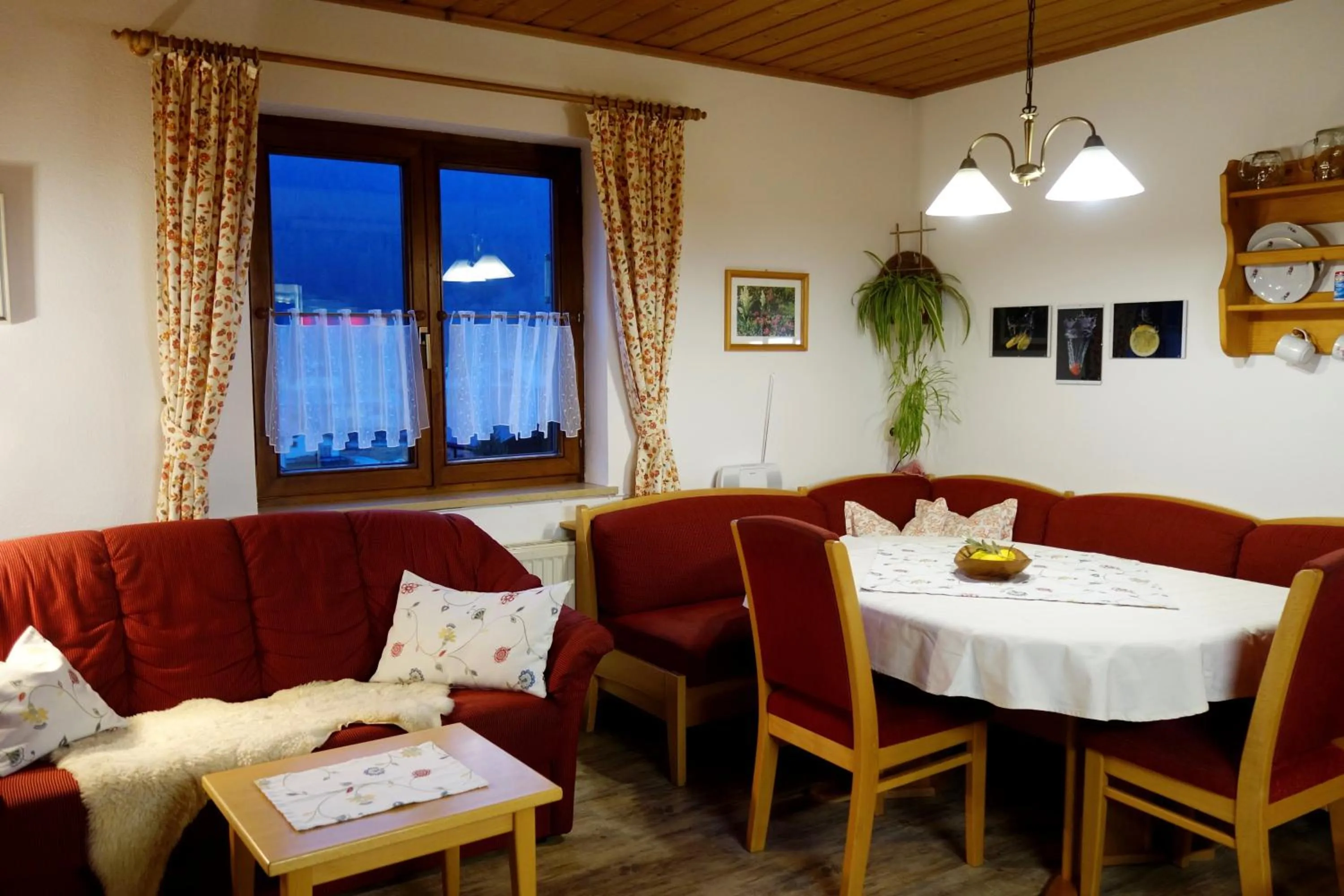 Kitchen or kitchenette in Ferienwohnung Inge Gapp